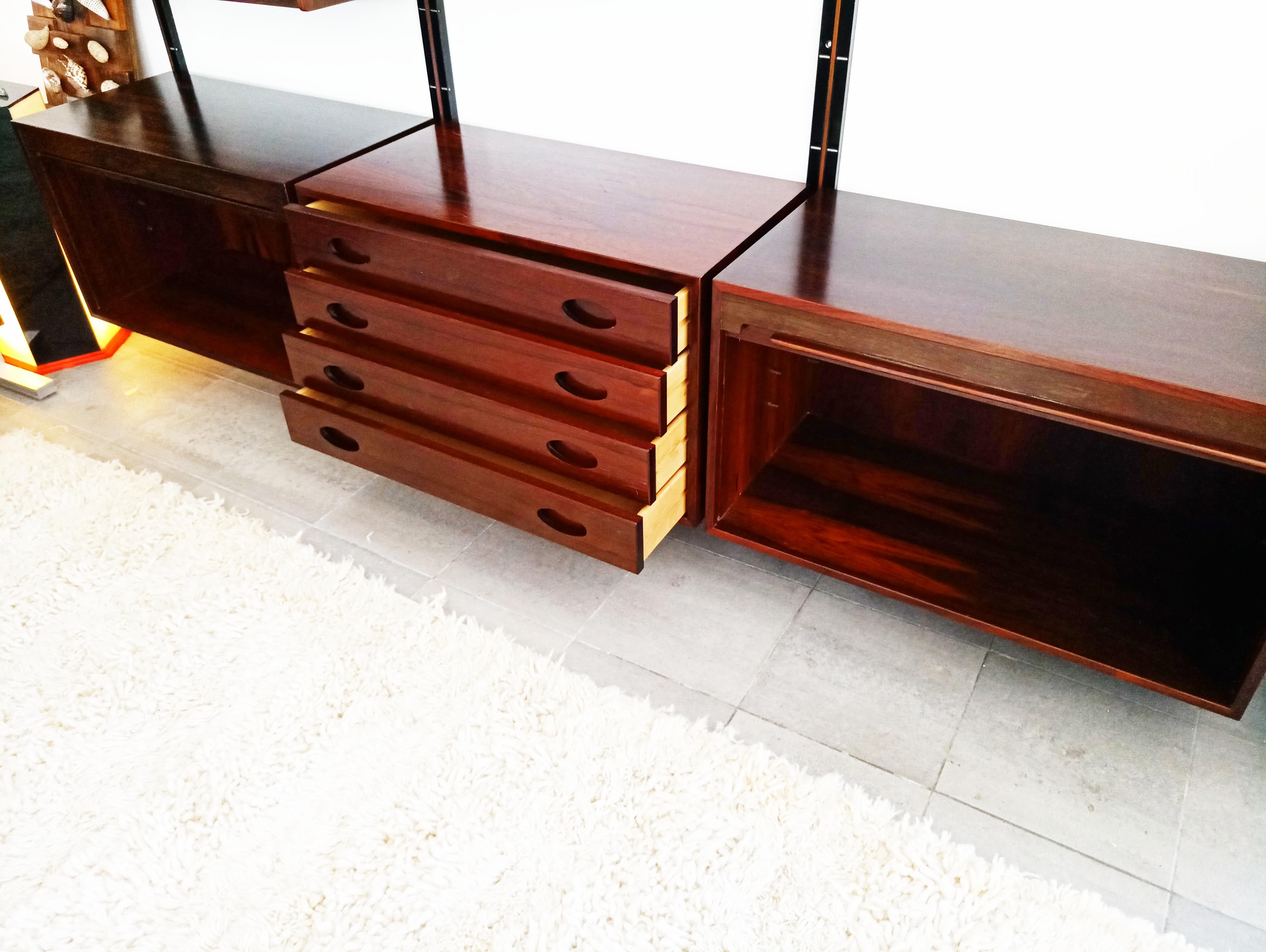 Gianfranco Frattini Rosewood Wall Unit for Bernini, Italy, 1970s For Sale 5