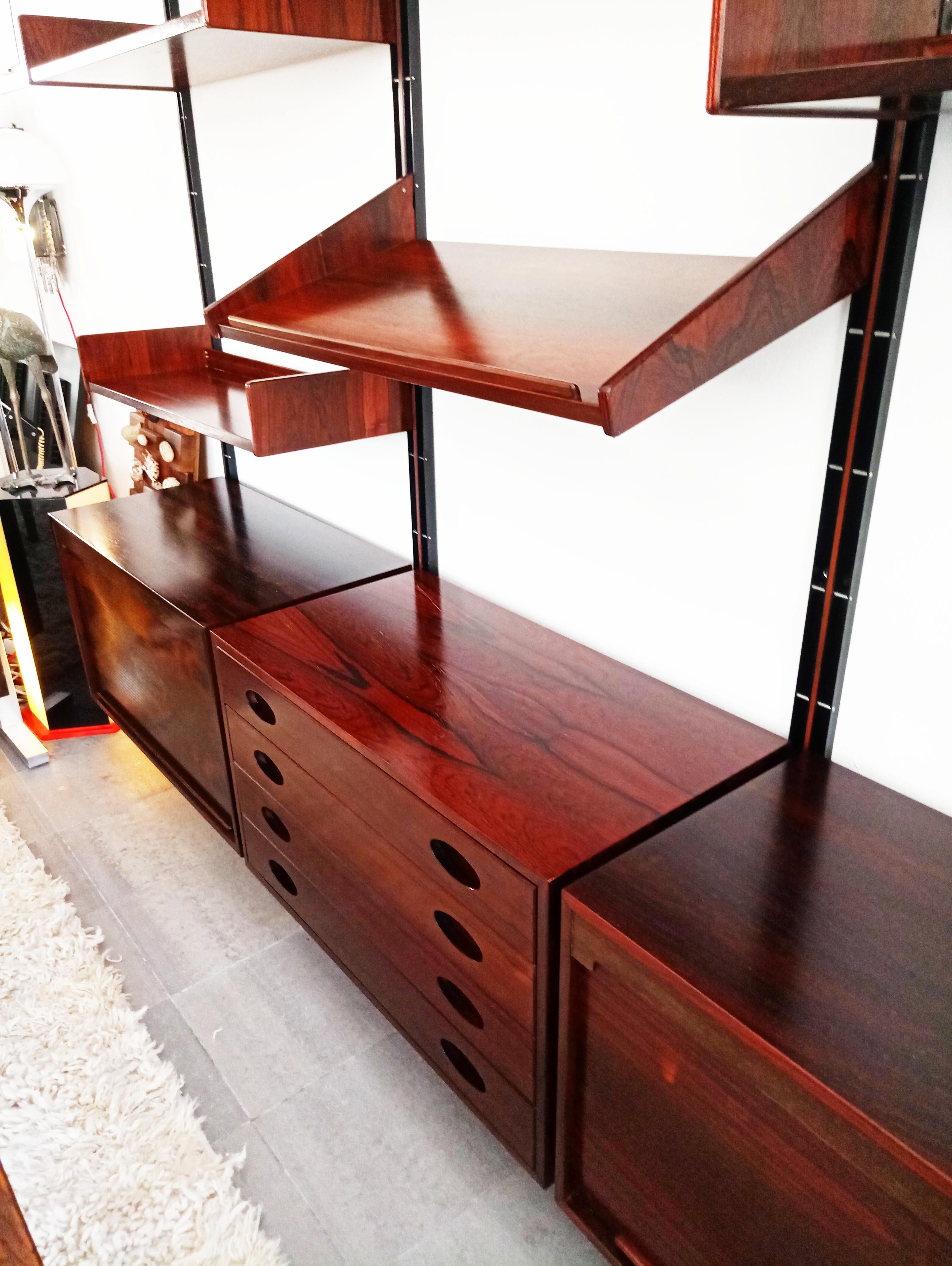 20th Century Gianfranco Frattini Rosewood Wall Unit for Bernini, Italy, 1970s For Sale