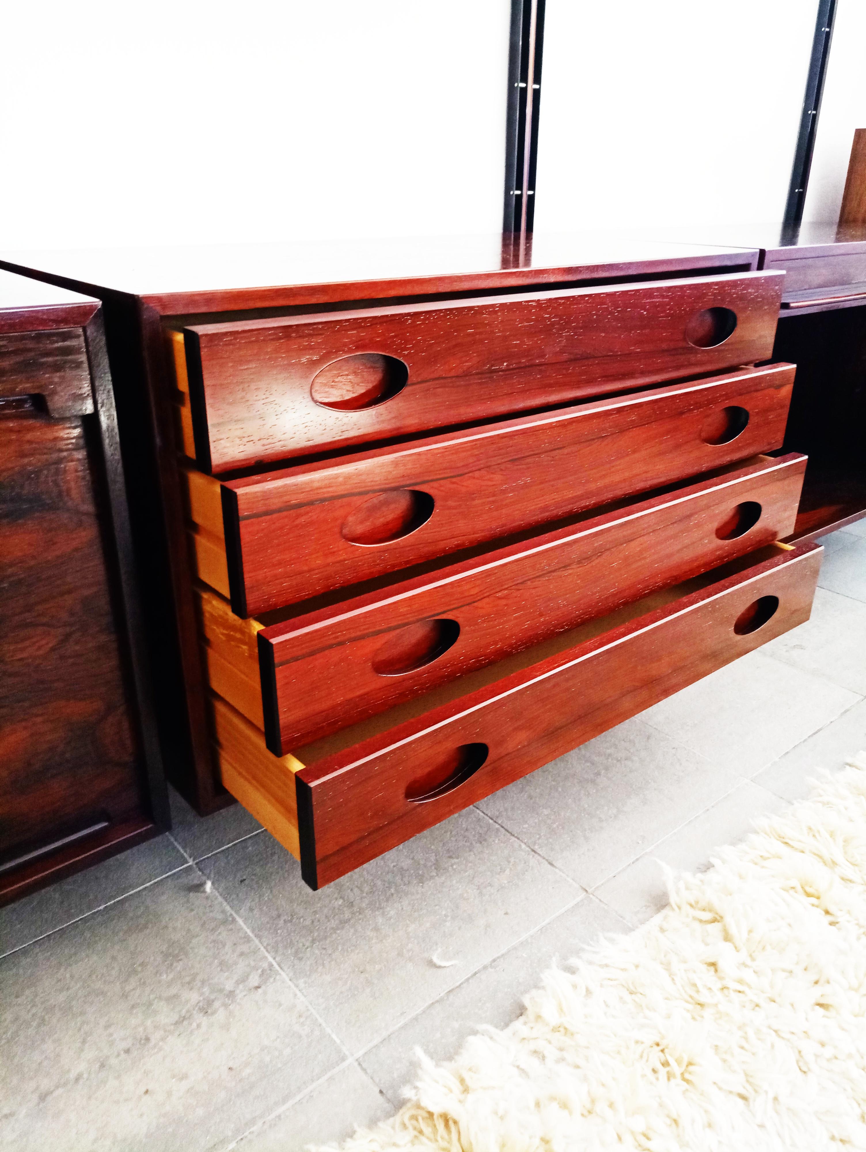 Gianfranco Frattini Rosewood Wall Unit for Bernini, Italy, 1970s For Sale 4