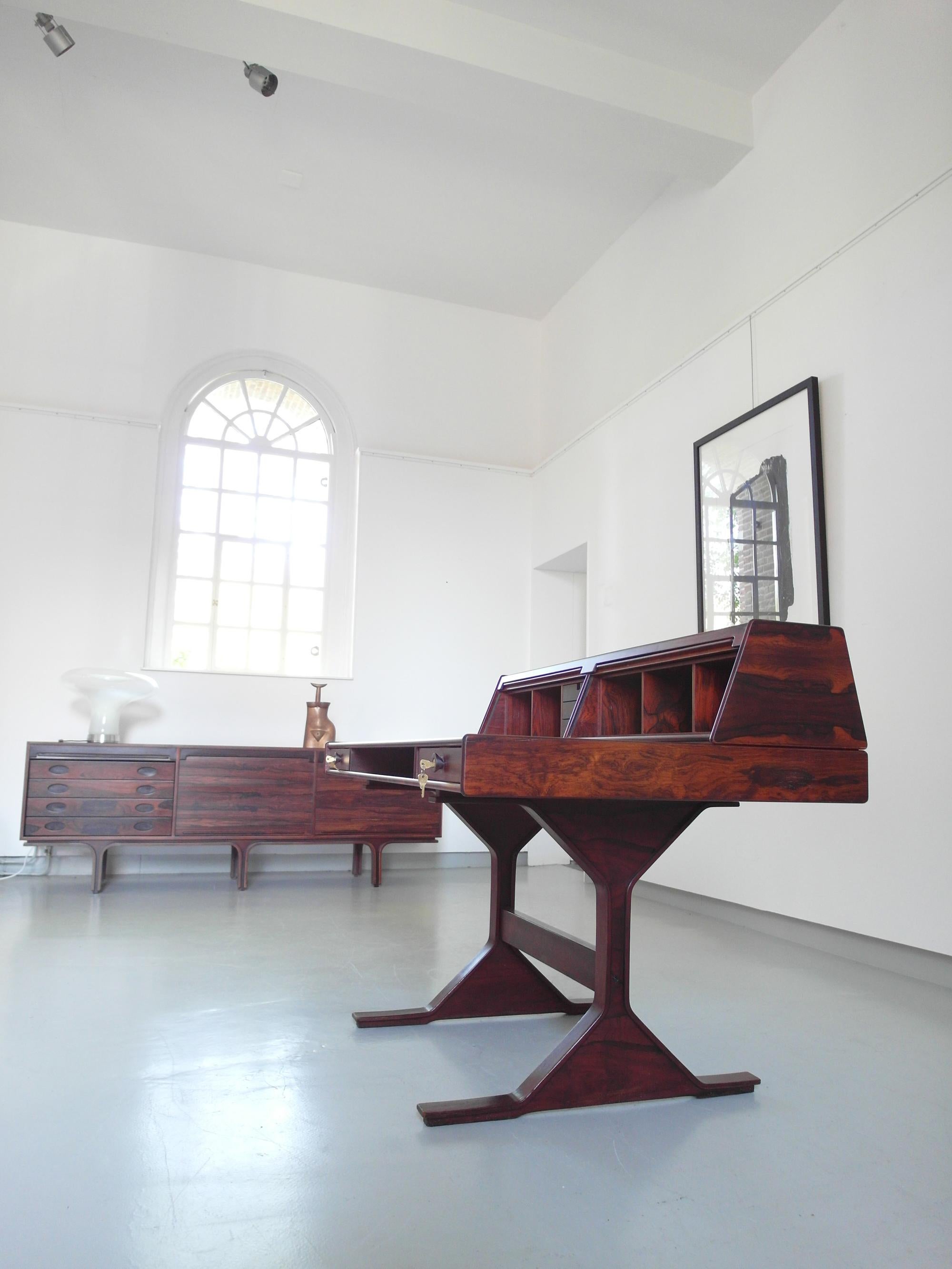 Gianfranco Frattini Rosewood Writing Desk for Bernini, Italy, 1957 In Good Condition In Woudrichem, NL