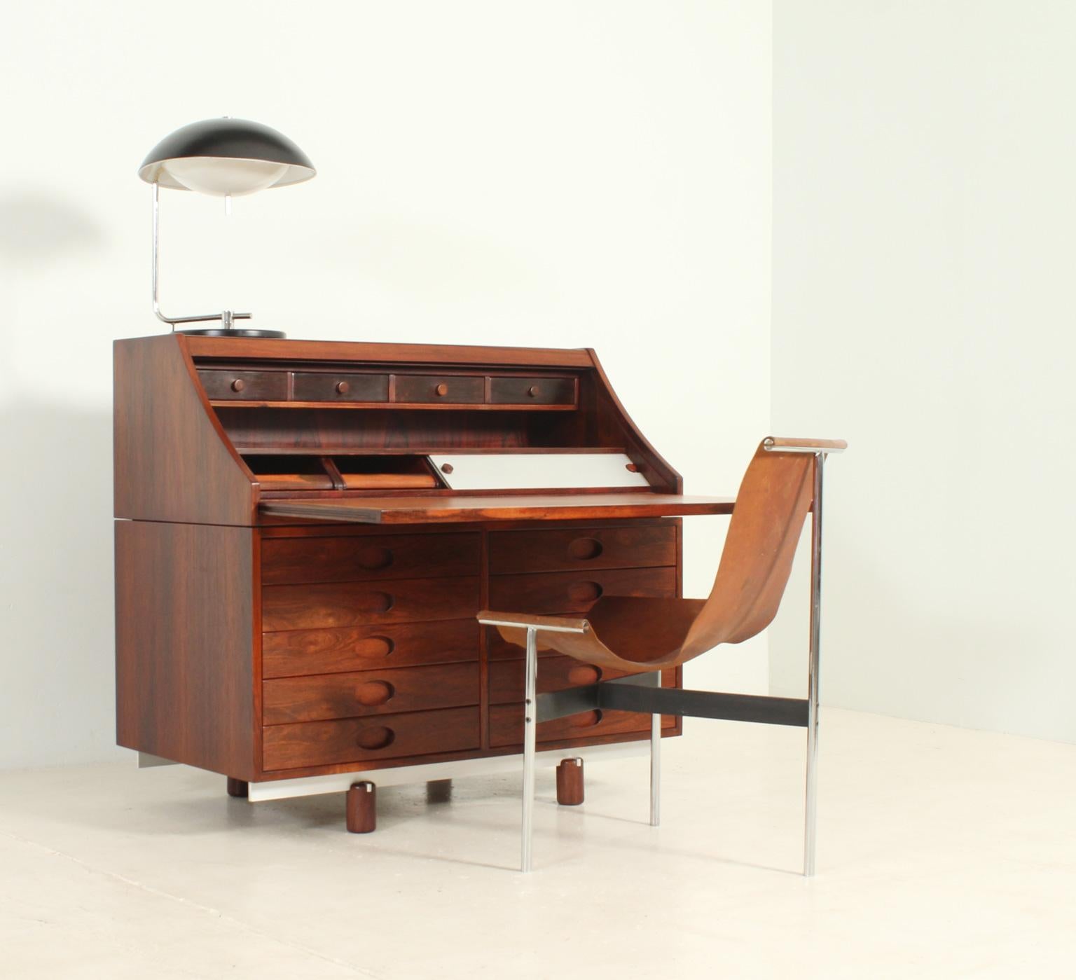 Schreibtisch aus Palisanderholz von Gianfranco Frattini für Bernini im Angebot 3