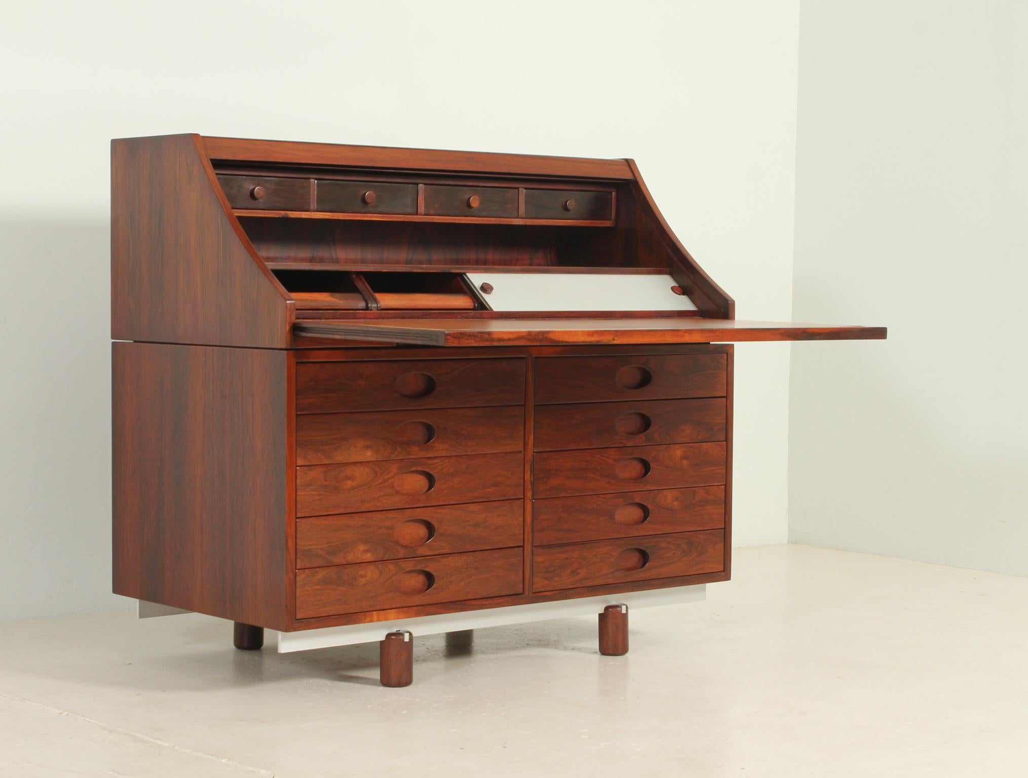 Mid-Century Modern Gianfranco Frattini Hardwood Writing Desk for Bernini, 1961 For Sale