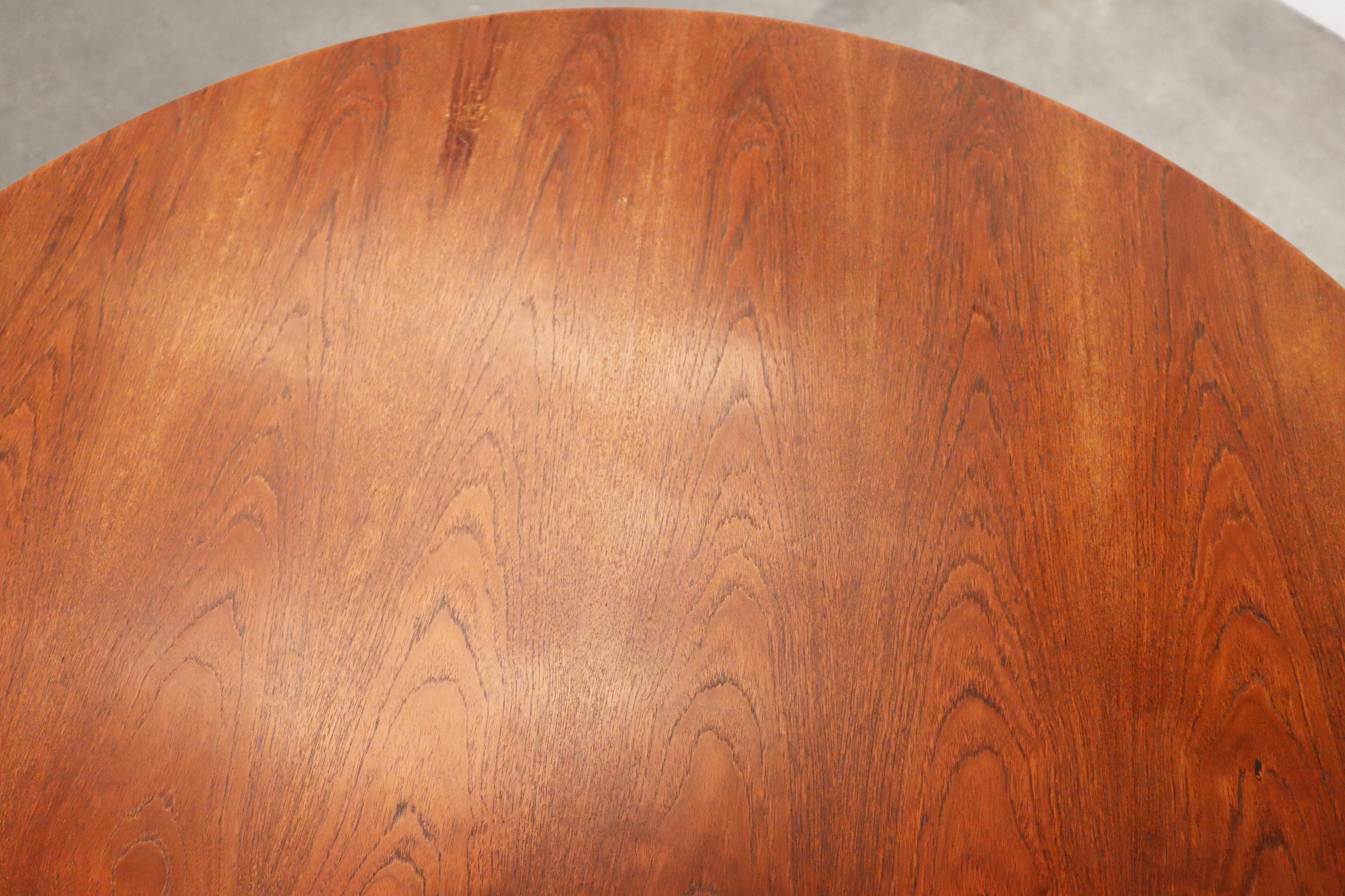 Table de salle à manger ronde Gianfranco Frattini pour Bernini en bois de feuillus exotique, modèle 522 en vente 1