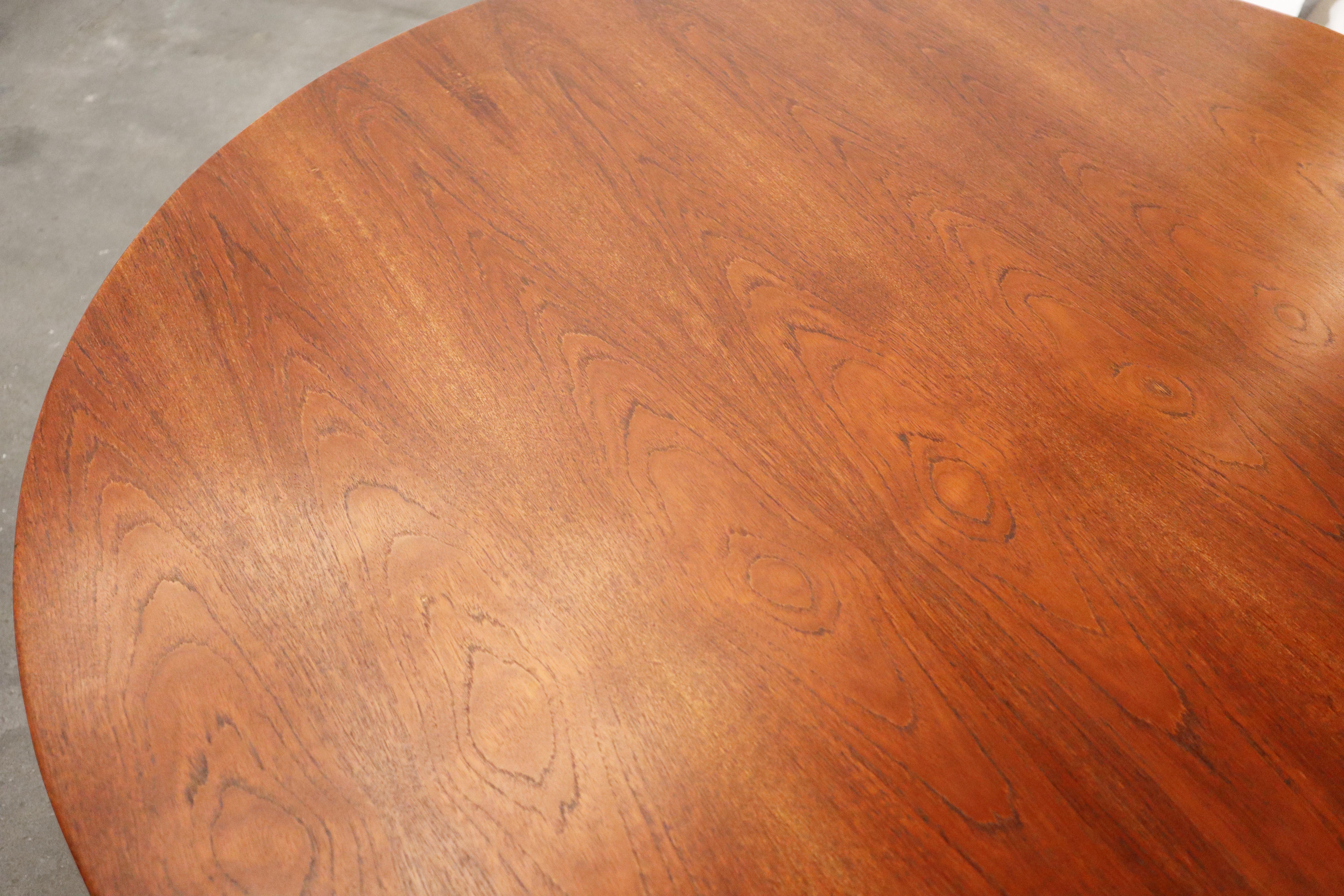 Table de salle à manger ronde Gianfranco Frattini pour Bernini en bois de feuillus exotique, modèle 522 en vente 2