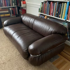 Gianfranco Frattini "Sesann" Schokoladenbraunes Ledersofa:: Cassina:: Italien:: 1970
