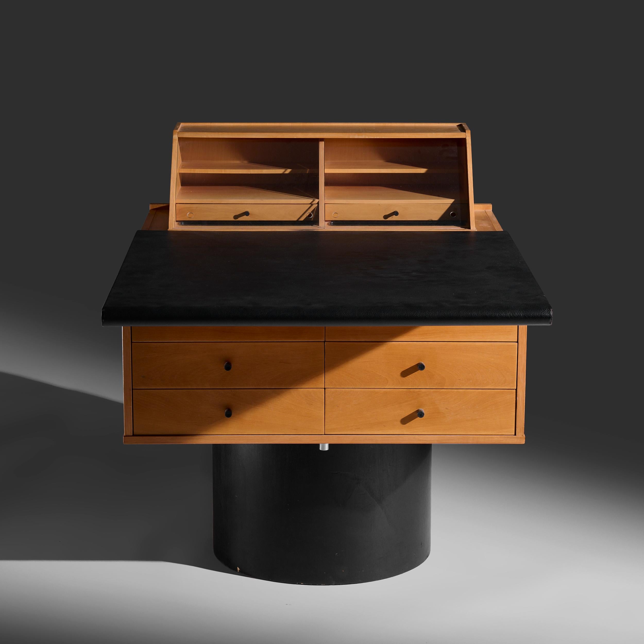 Late 20th Century Gianfranco Frattini Sesamo desk for Bernini Italy, 1980s For Sale