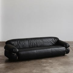Gianfranco Frattini Divano "Sesann" per Cassina, pelle nera, 1969