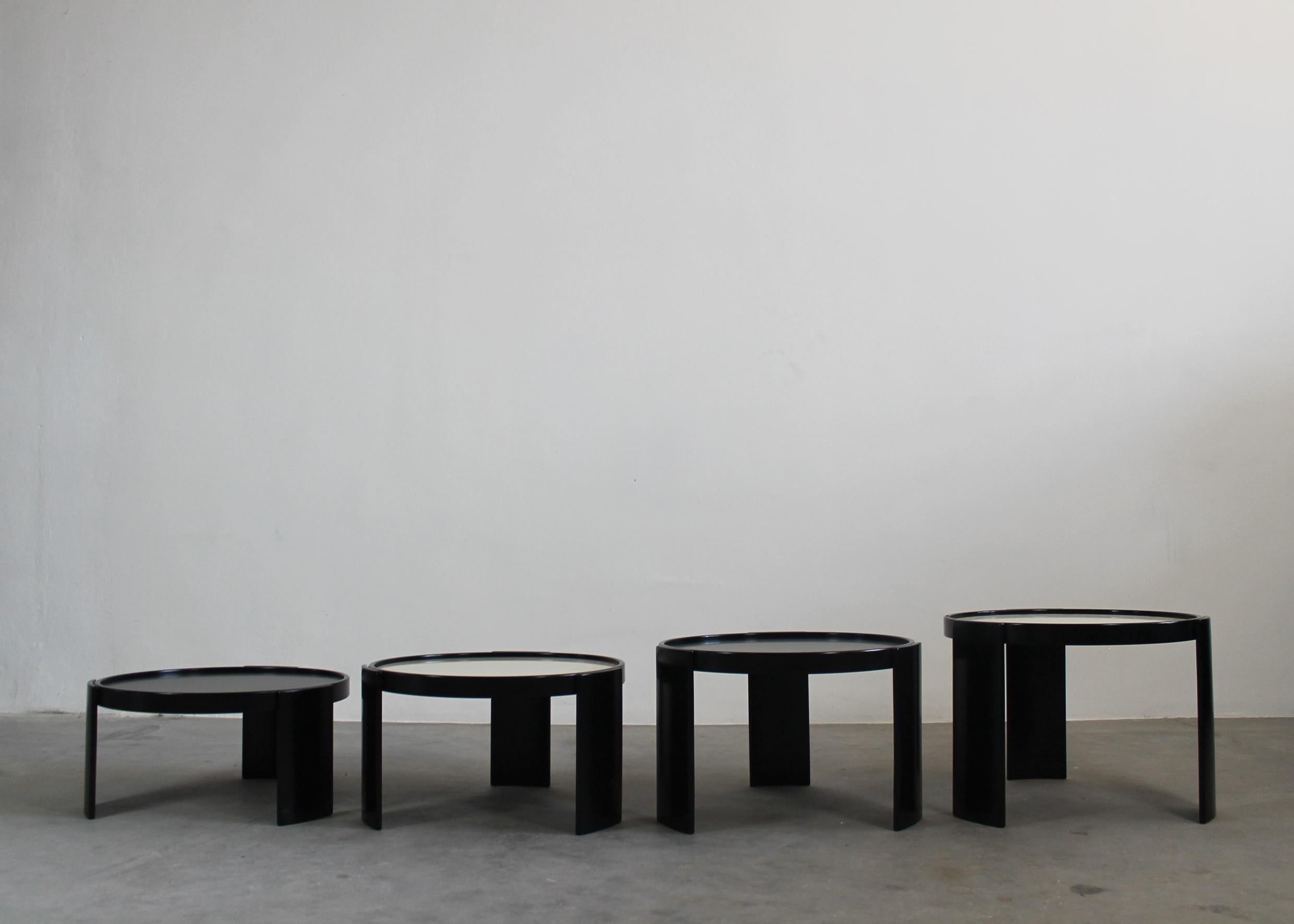 Gianfranco Frattini Set of Four 780/783 Stacking Low Tables by Cassina 1960s In Good Condition In Montecatini Terme, IT