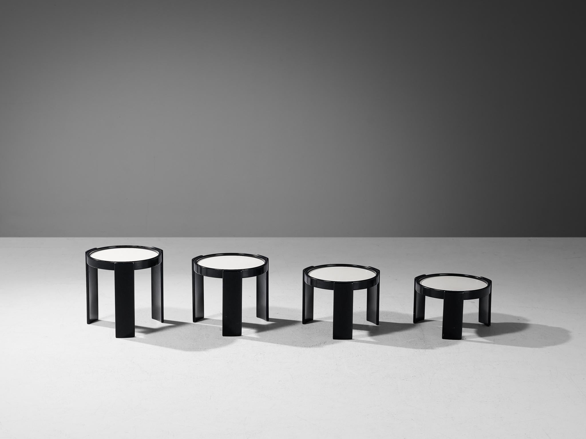 Gianfranco Frattini for Cassina Set of Four '780' Nesting Tables In Good Condition In Waalwijk, NL