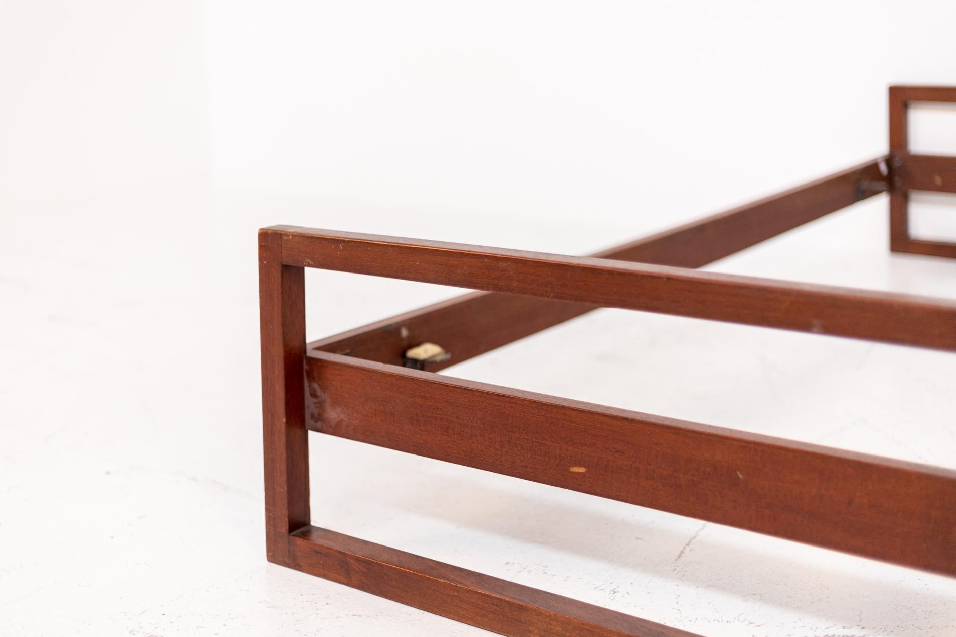 Mid-20th Century Gianfranco Frattini Single Bed in Walnut Wood