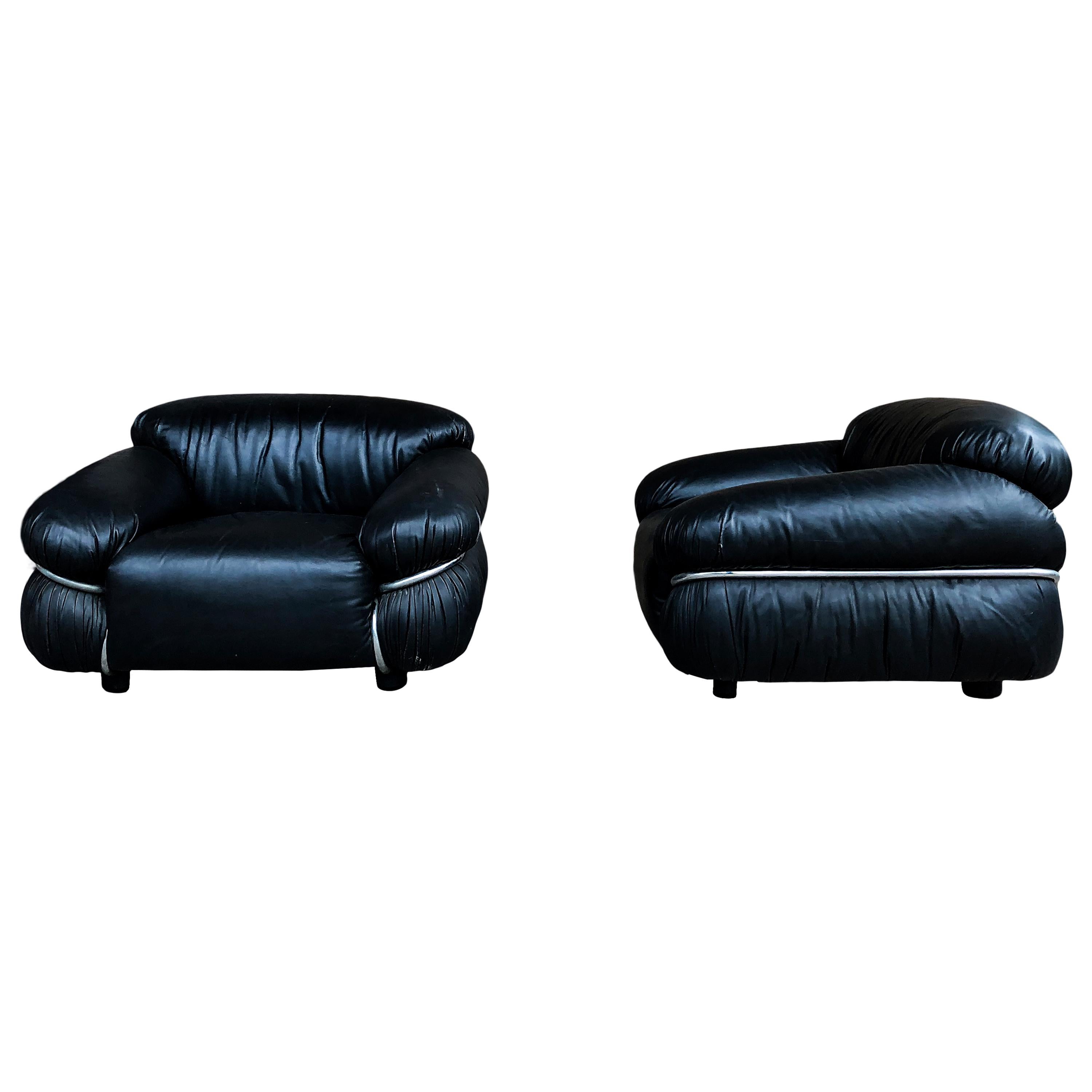 Gianfranco Frattini Poltrona Sesann in pelle nera A Space Age per Cassina, 1972 in vendita 1