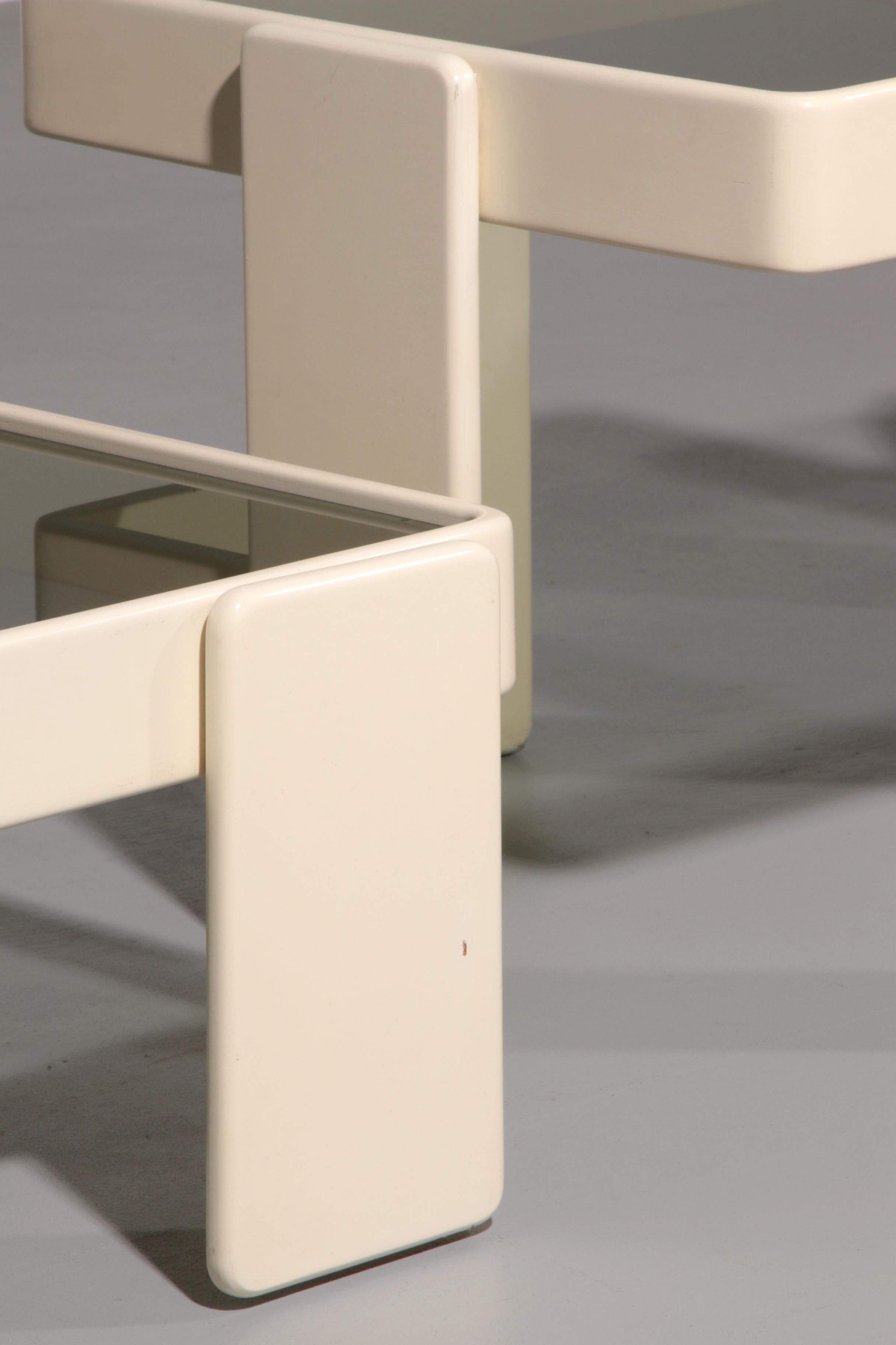 Gianfranco Frattini Tables empilables pour Cassina - Laque originale blanc cassé en vente 5