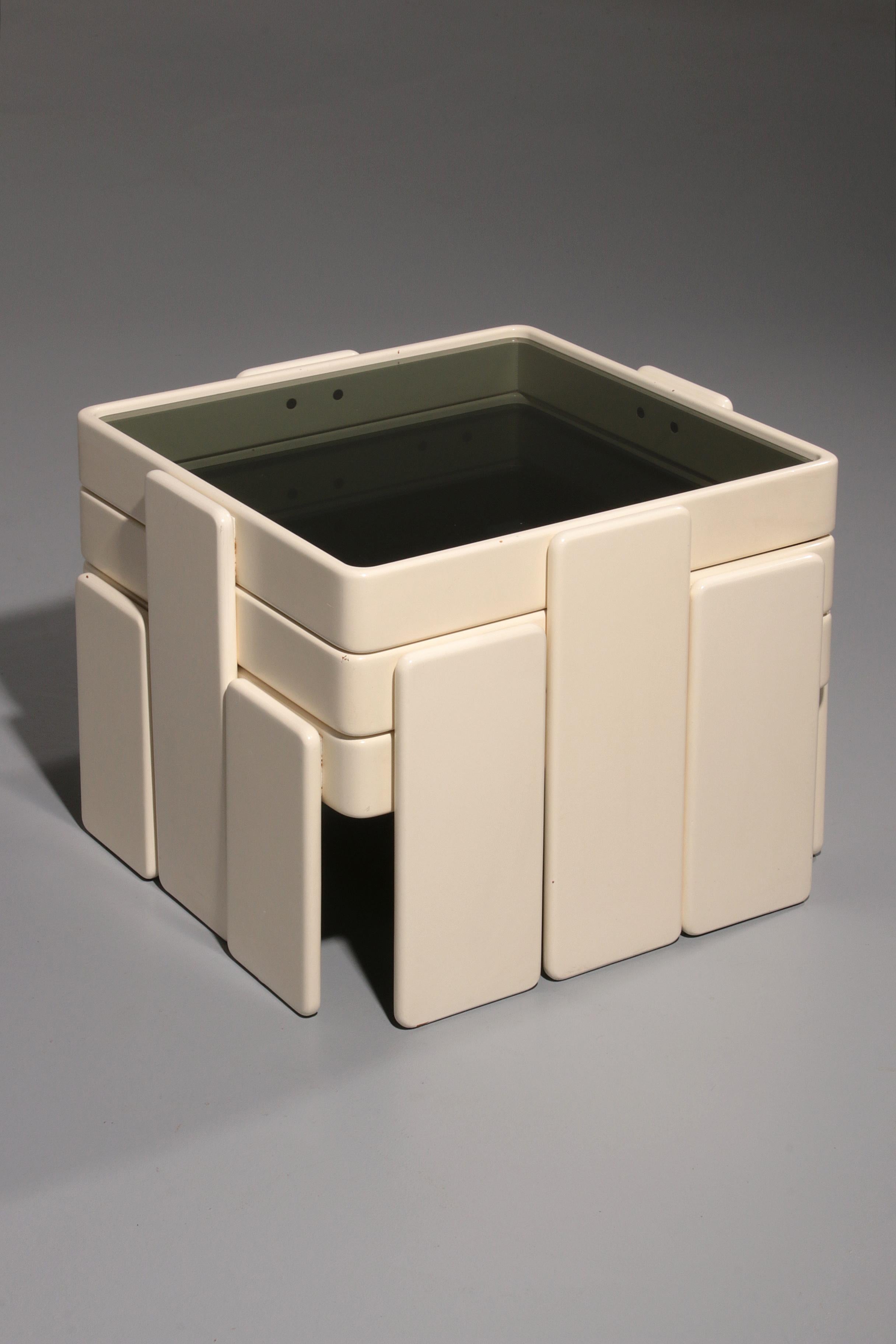 Gianfranco Frattini Tables empilables pour Cassina - Laque originale blanc cassé en vente 6