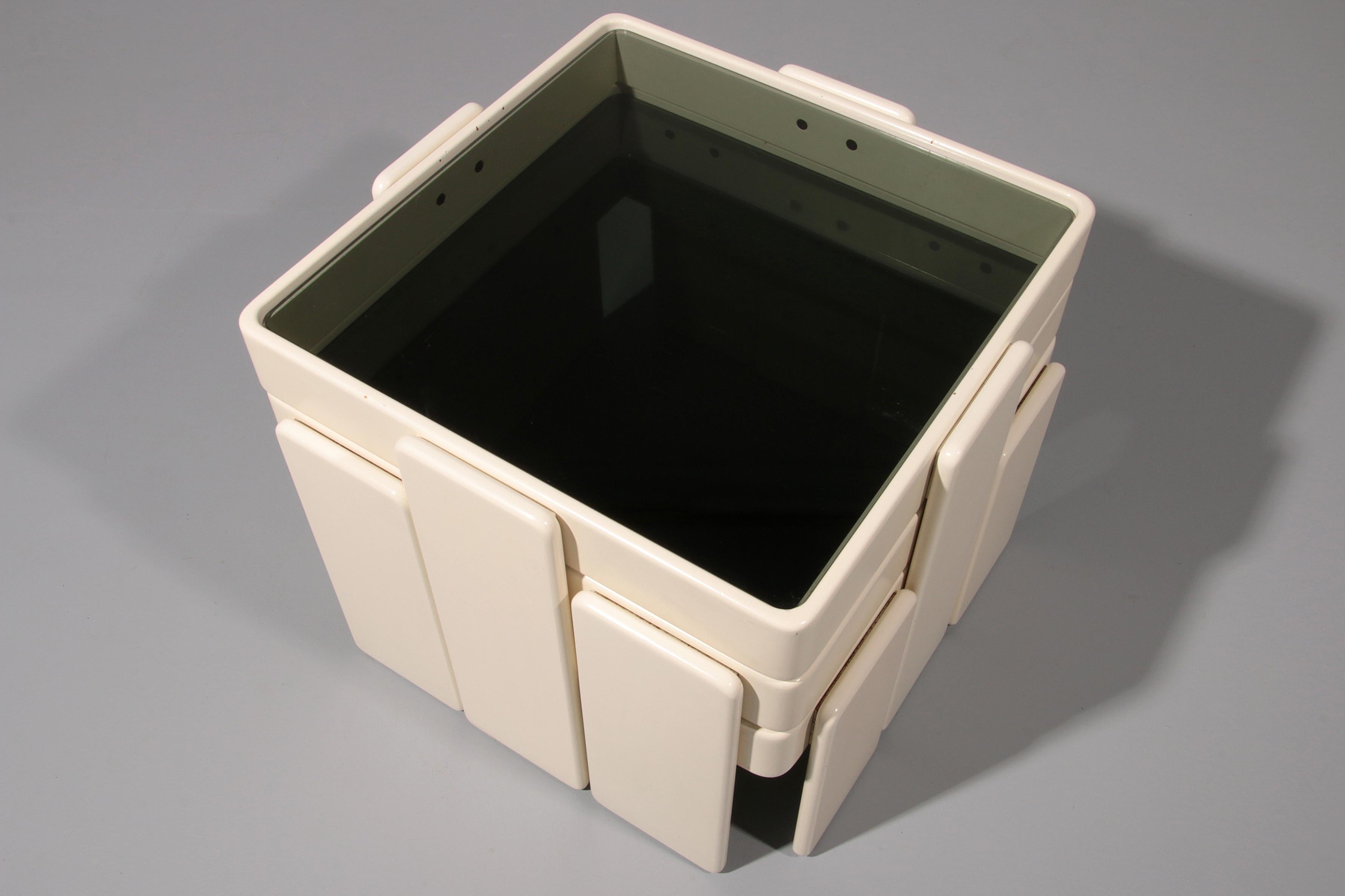 Gianfranco Frattini Tables empilables pour Cassina - Laque originale blanc cassé en vente 9