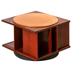 Mesa giratoria «Gianfranco Frattini», mod. 831, madera, Bernini, 1964, Italia