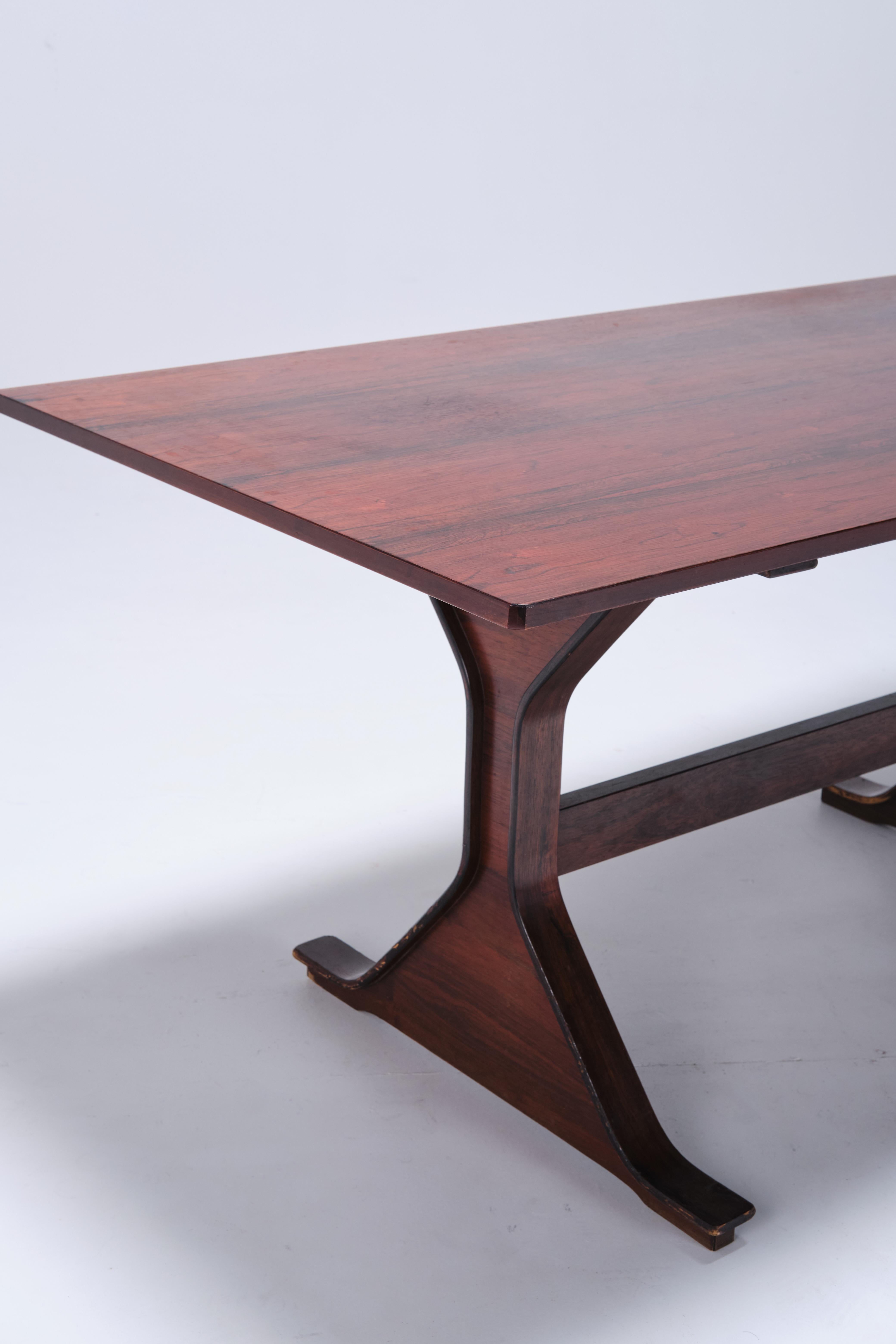 Gianfranco Frattini Wood table or desk for Bernini Italian Design 1950s In Good Condition For Sale In Milan, IT