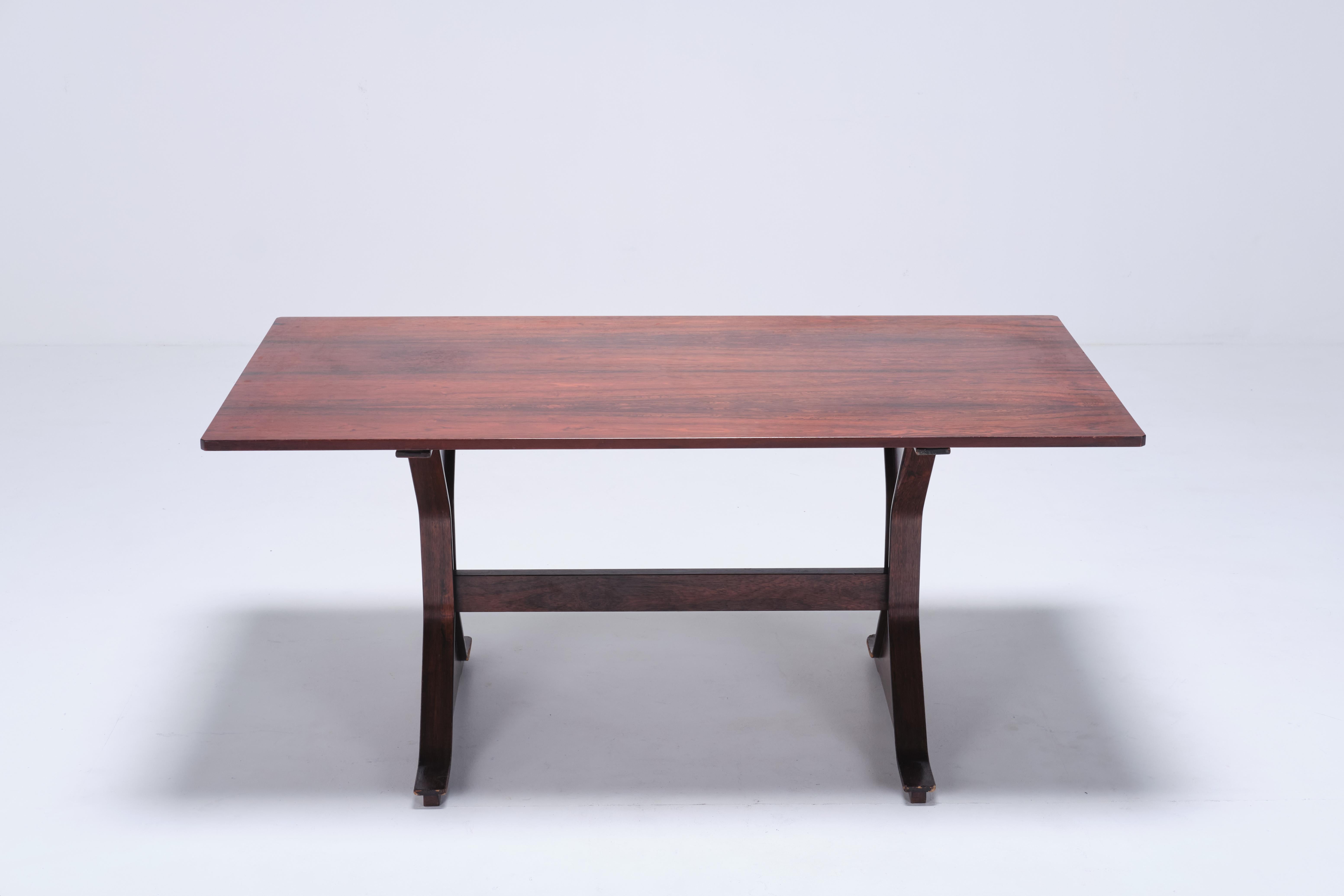 Tisch oder Schreibtisch aus Holz von Gianfranco Frattini für Bernini, Italienisches Design, 1950er Jahre im Angebot 3