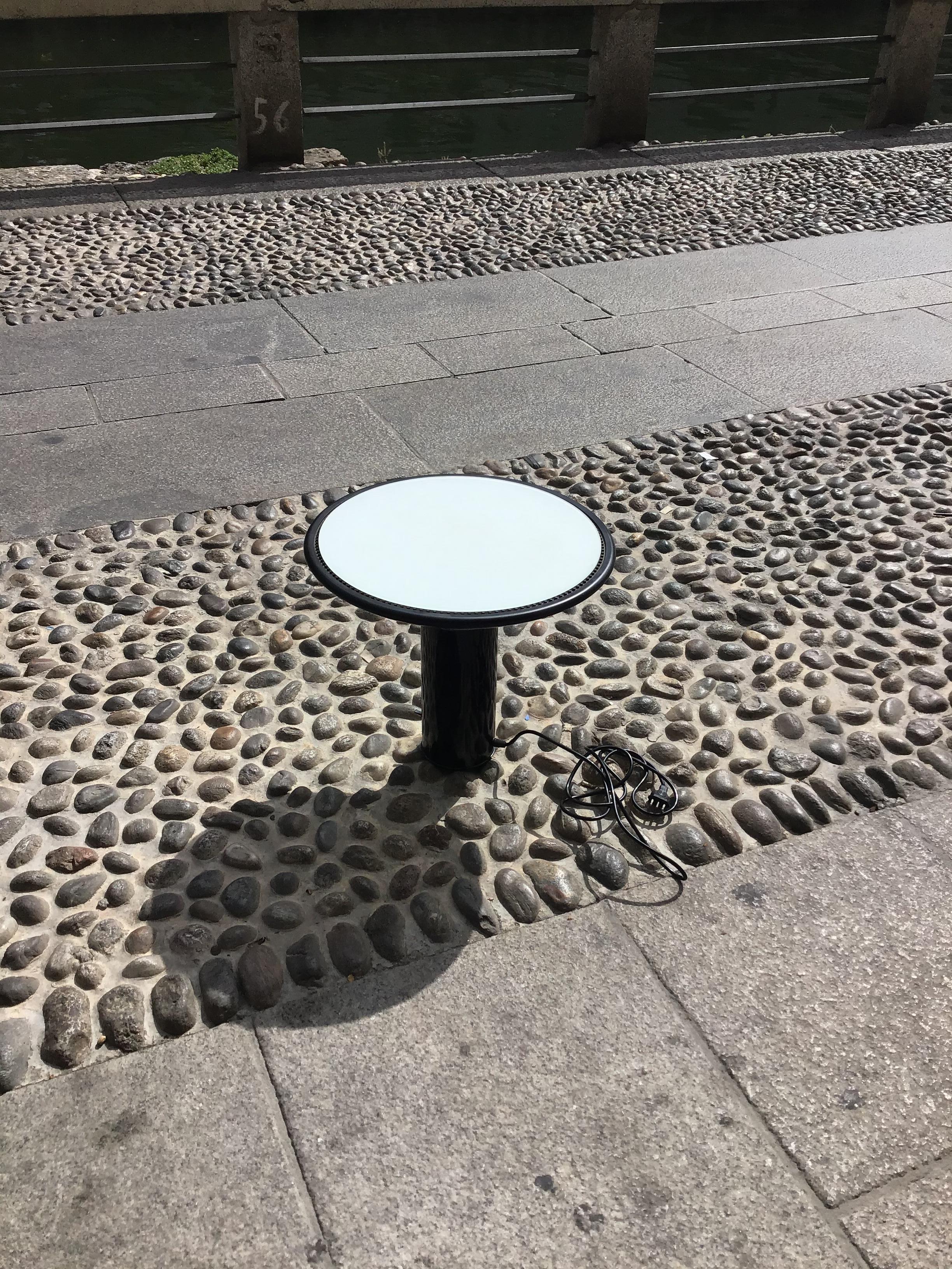 Gianfranco Frattini Lámpara de mesa Metal Vidrio, 1979, Italia en venta 5