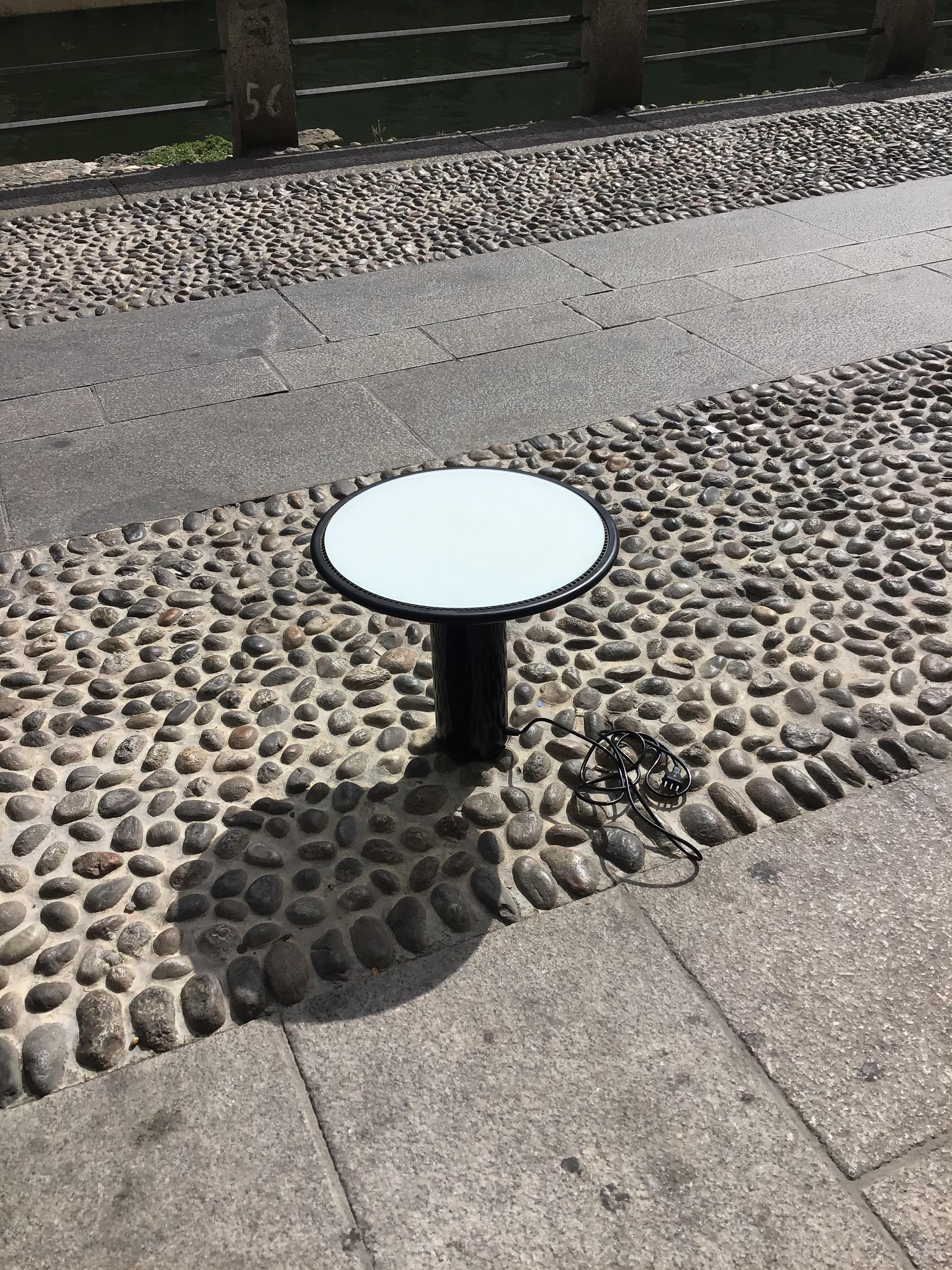 Gianfranco Frattini Lámpara de mesa Metal Vidrio, 1979, Italia en venta 7