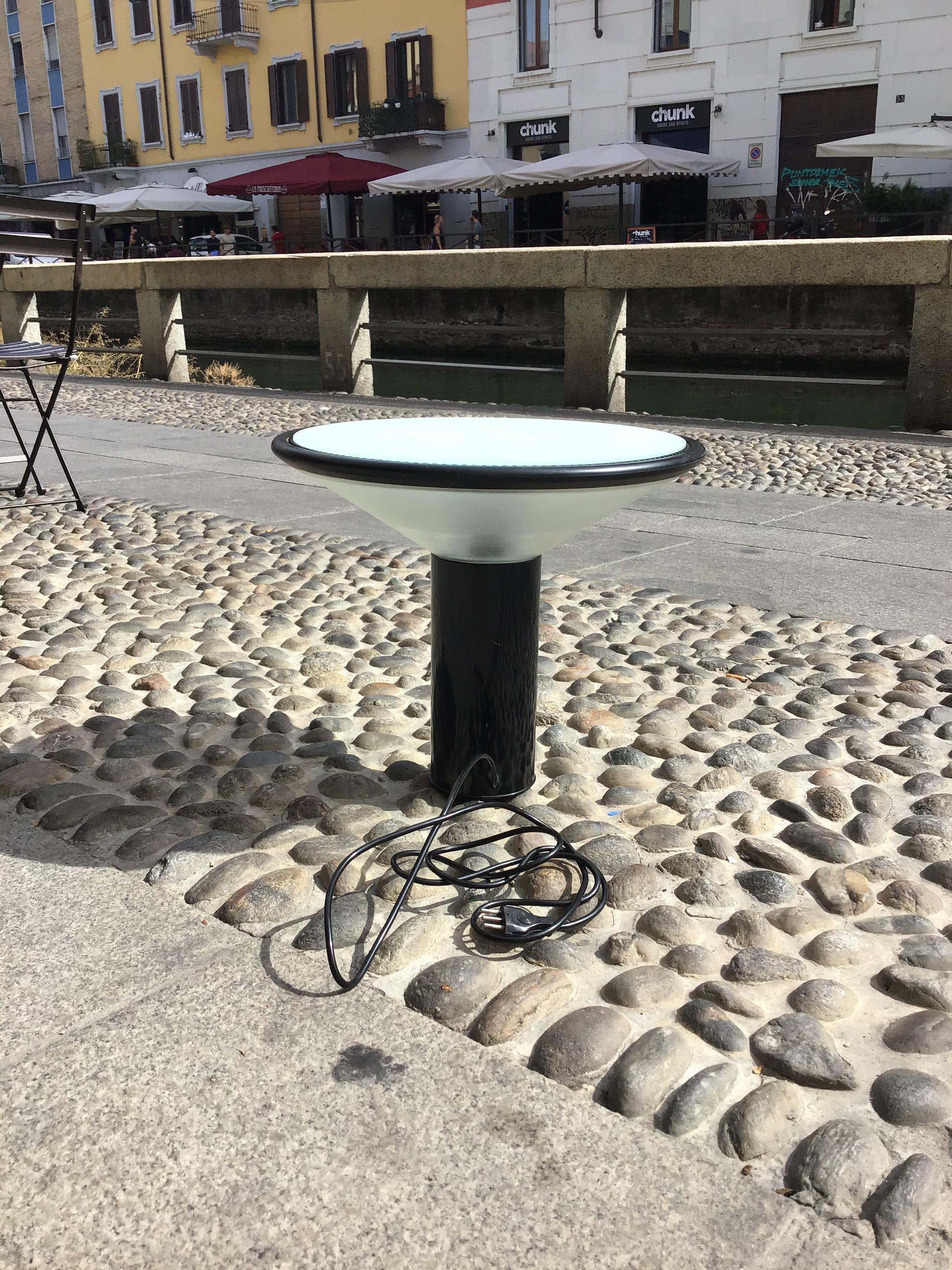 Gianfranco Frattini Lámpara de mesa Metal Vidrio, 1979, Italia en venta 2