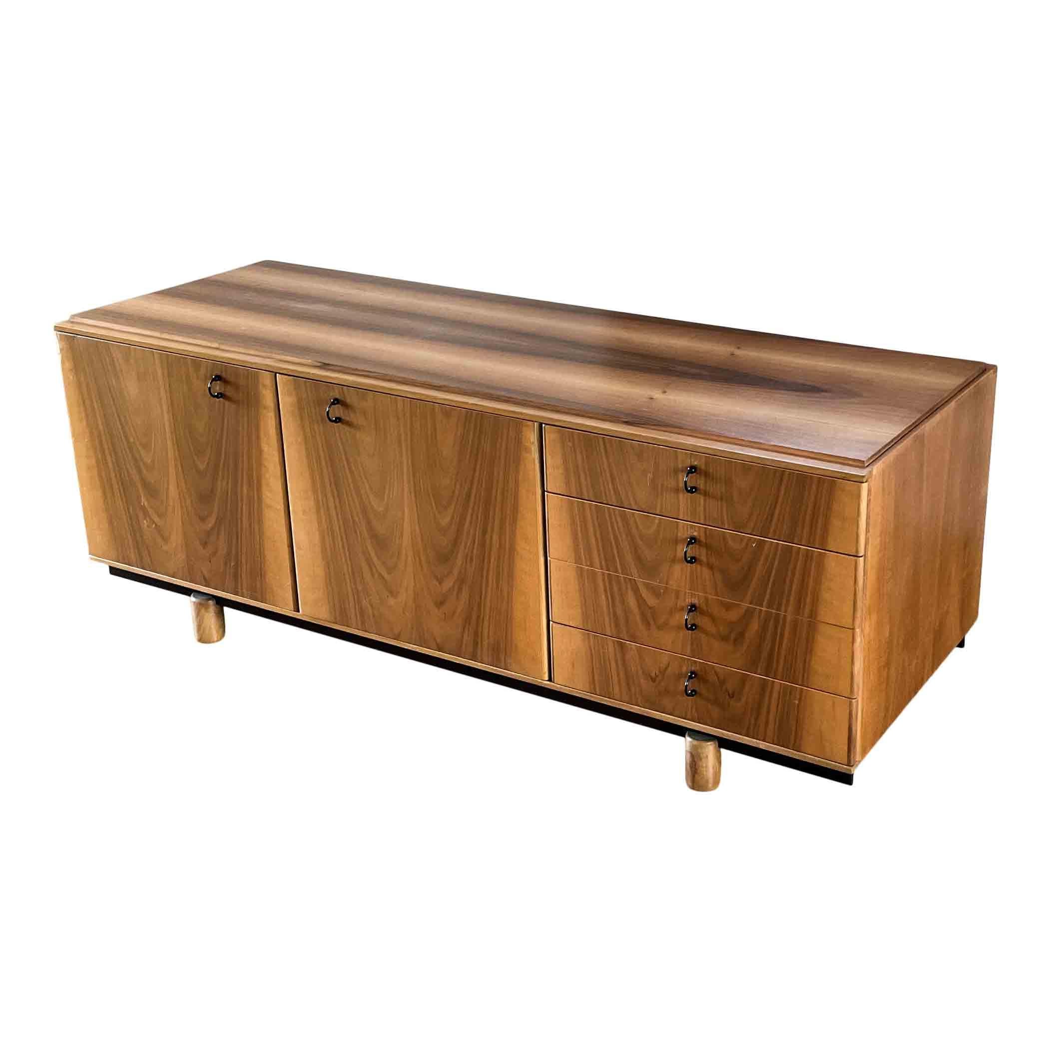 809/C sideboard, from the “Ovunque” series, designed by Gianfranco Frattini, and produced by the Italian manufacturer Bernini in 1981.

Made of walnut.

Excellent vintage condition.

Gianfranco Frattini (May 15, 1926 – April 6, 2004) was an Italian