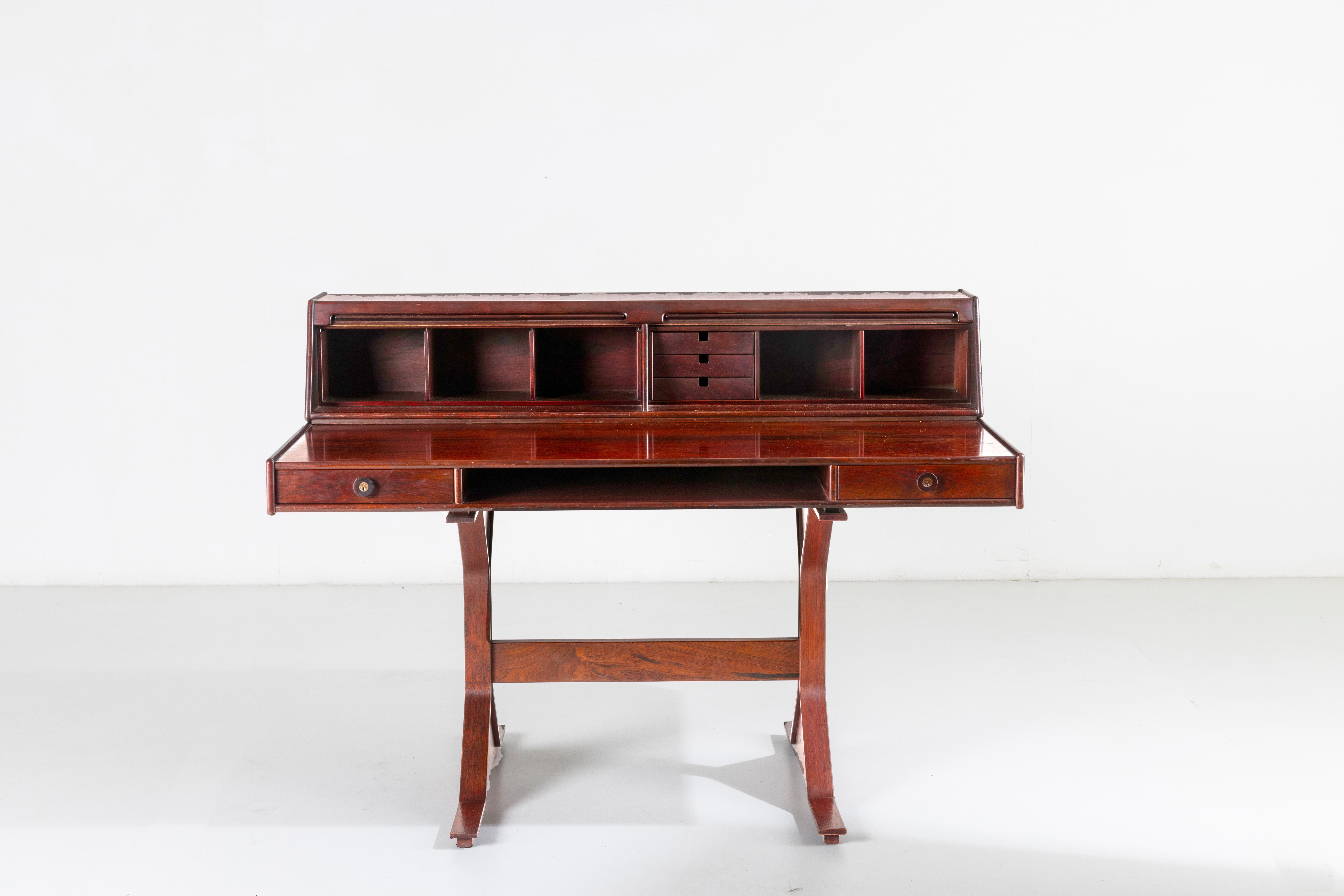 Mid-20th Century Gianfranco Frattini, wood desk for Bernini, Italian design 1960 circa For Sale