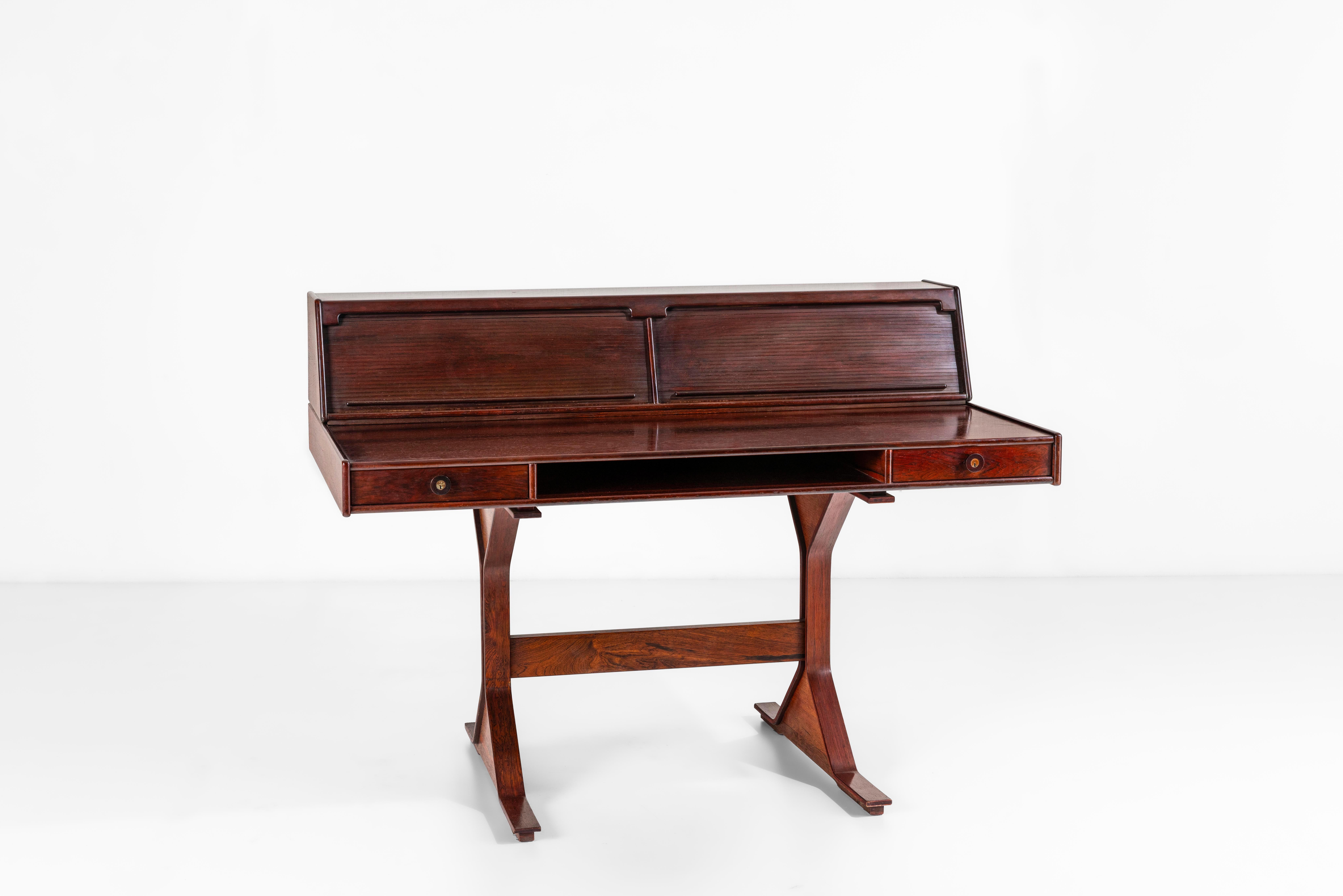 Wood Gianfranco Frattini, wood desk for Bernini, Italian design 1960 circa For Sale