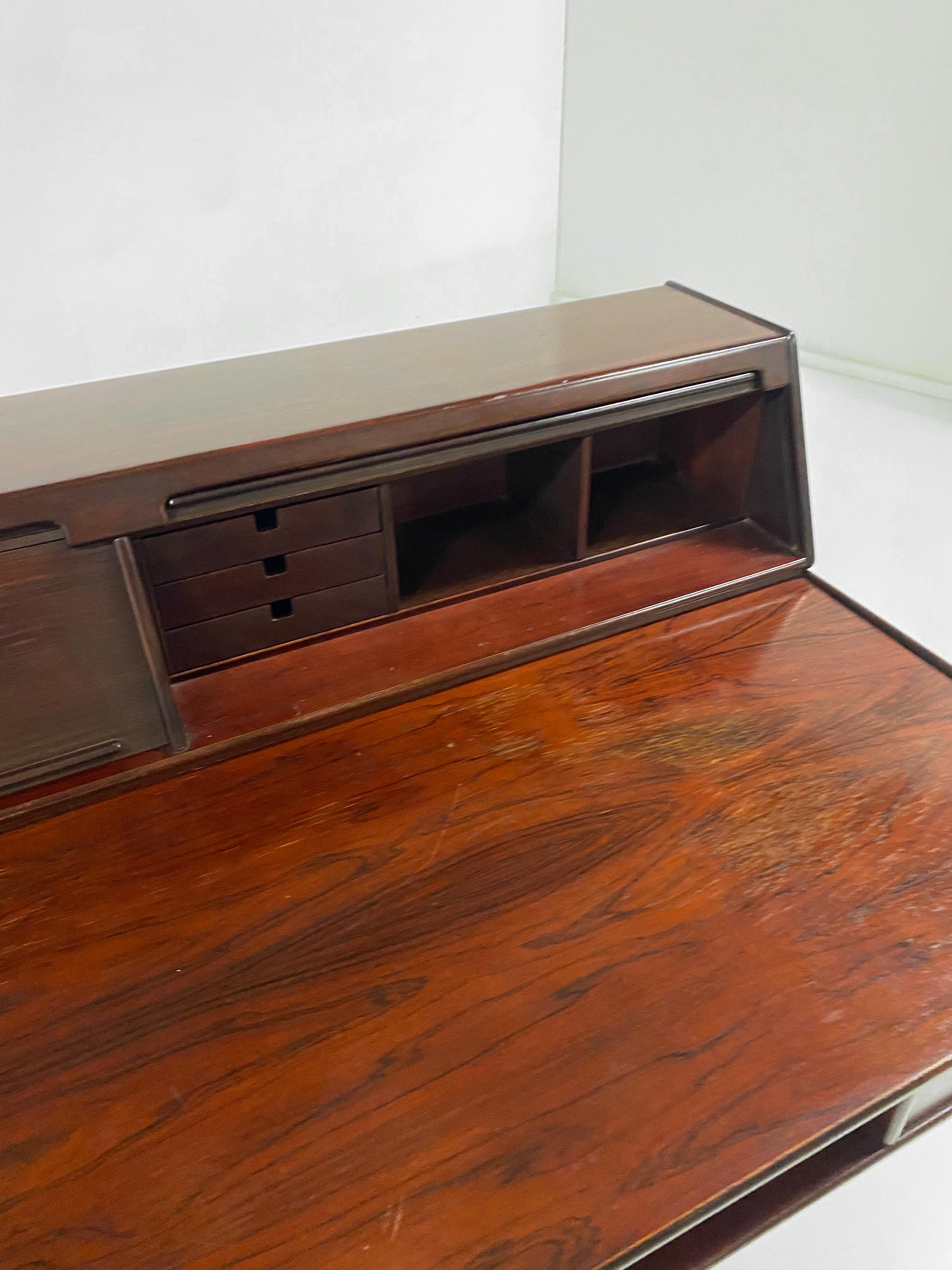 Gianfranco Frattini, wood desk for Bernini, Italian design 1960 circa For Sale 2