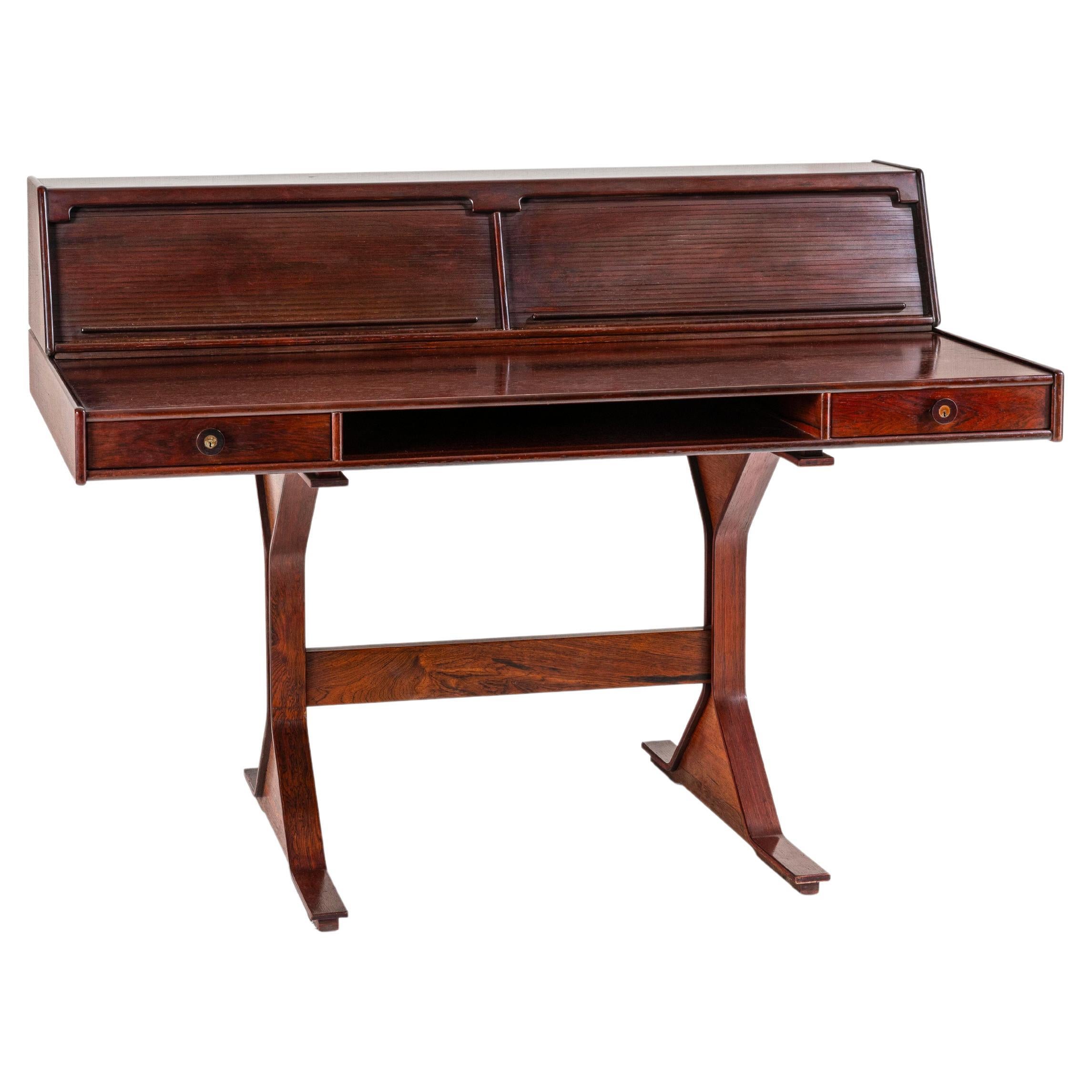 Gianfranco Frattini, wood desk for Bernini, Italian design 1960 circa For Sale