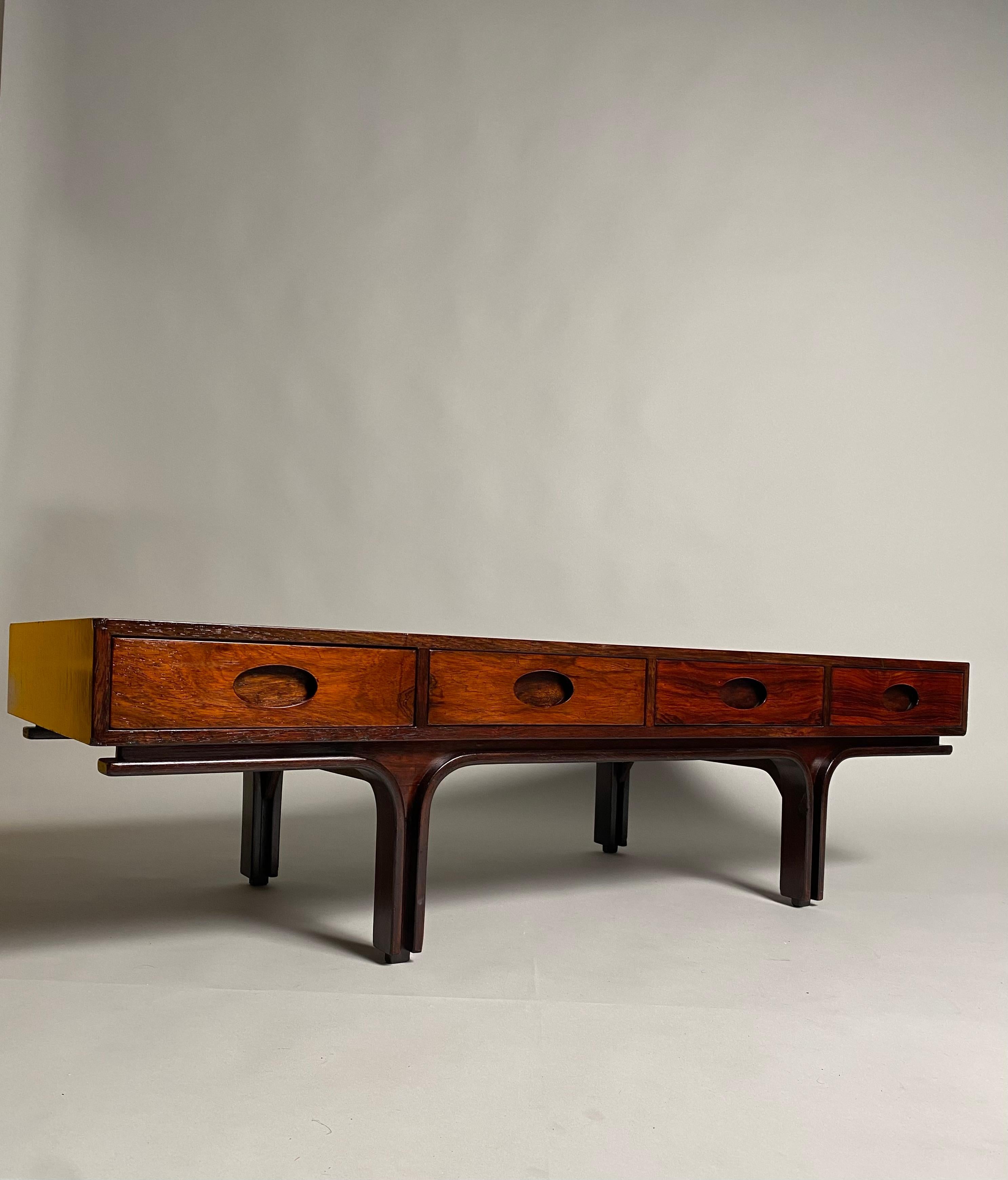 Mid-Century Modern Gianfranco Frattini, wooden coffe table for Bernini, 1960s For Sale