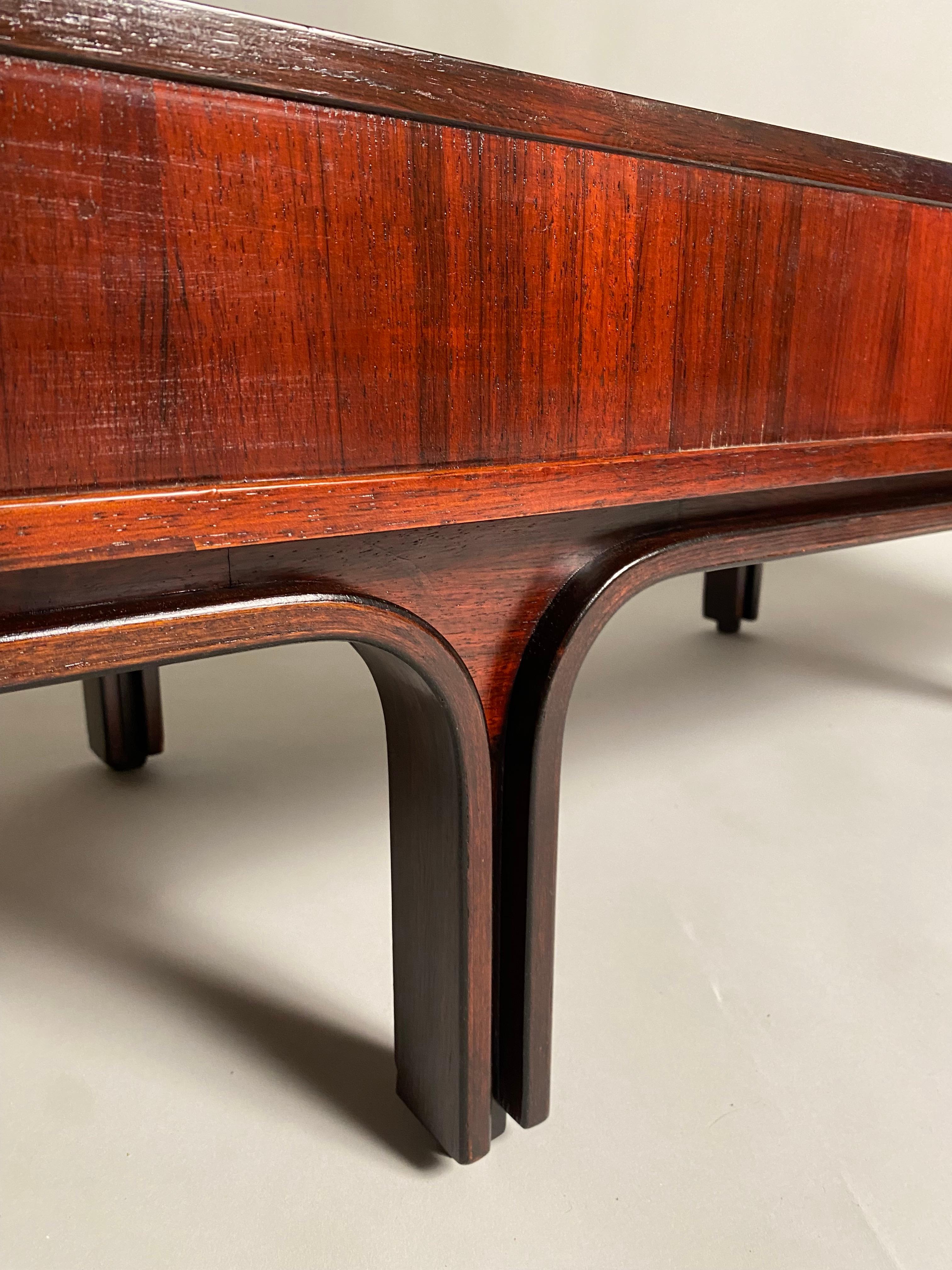 Gianfranco Frattini, wooden coffe table for Bernini, 1960s 2