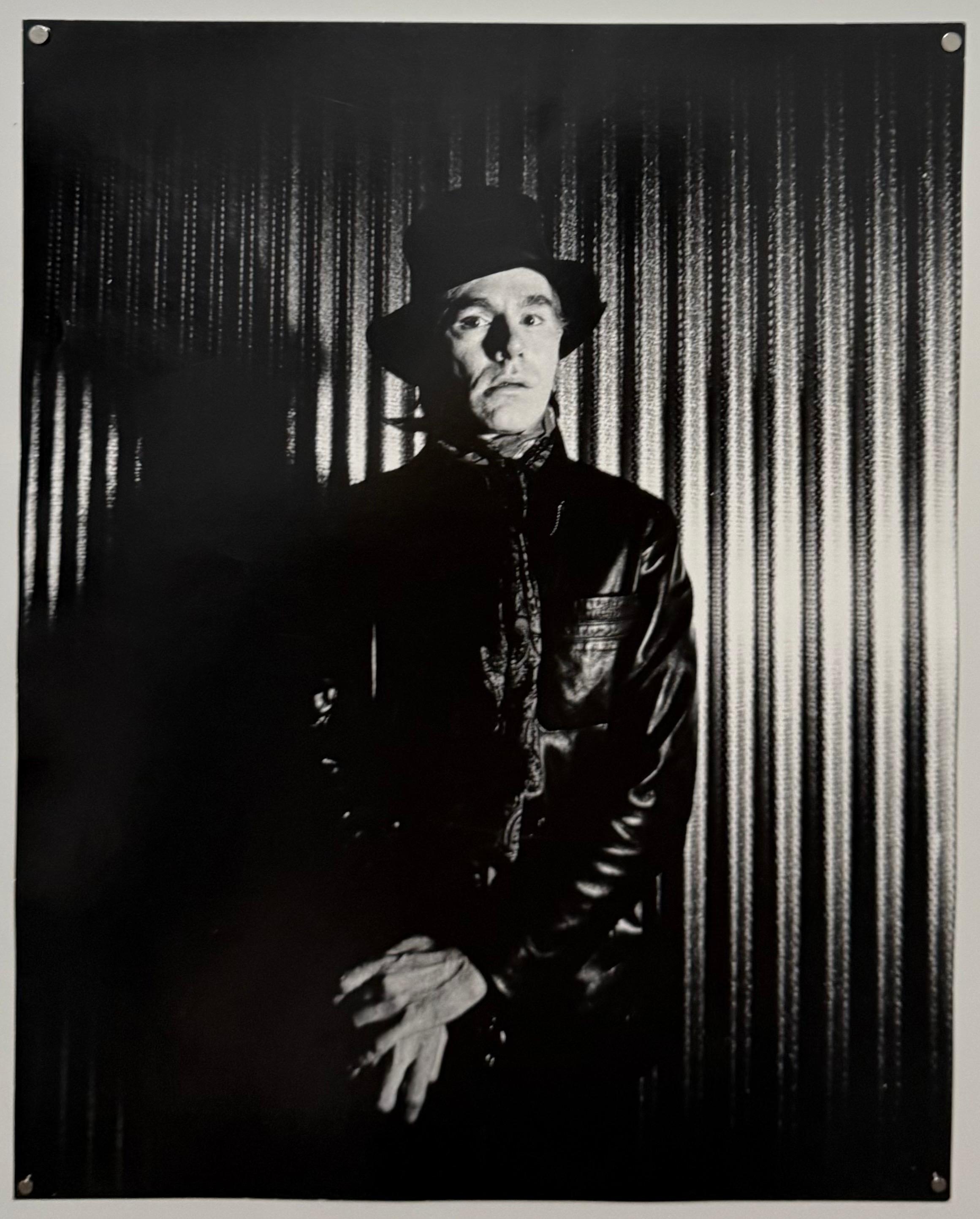 Gianfranco Gorgoni Fotografía de época Andy Warhol en la fábrica de cuero Impresión fotográfica en venta 6