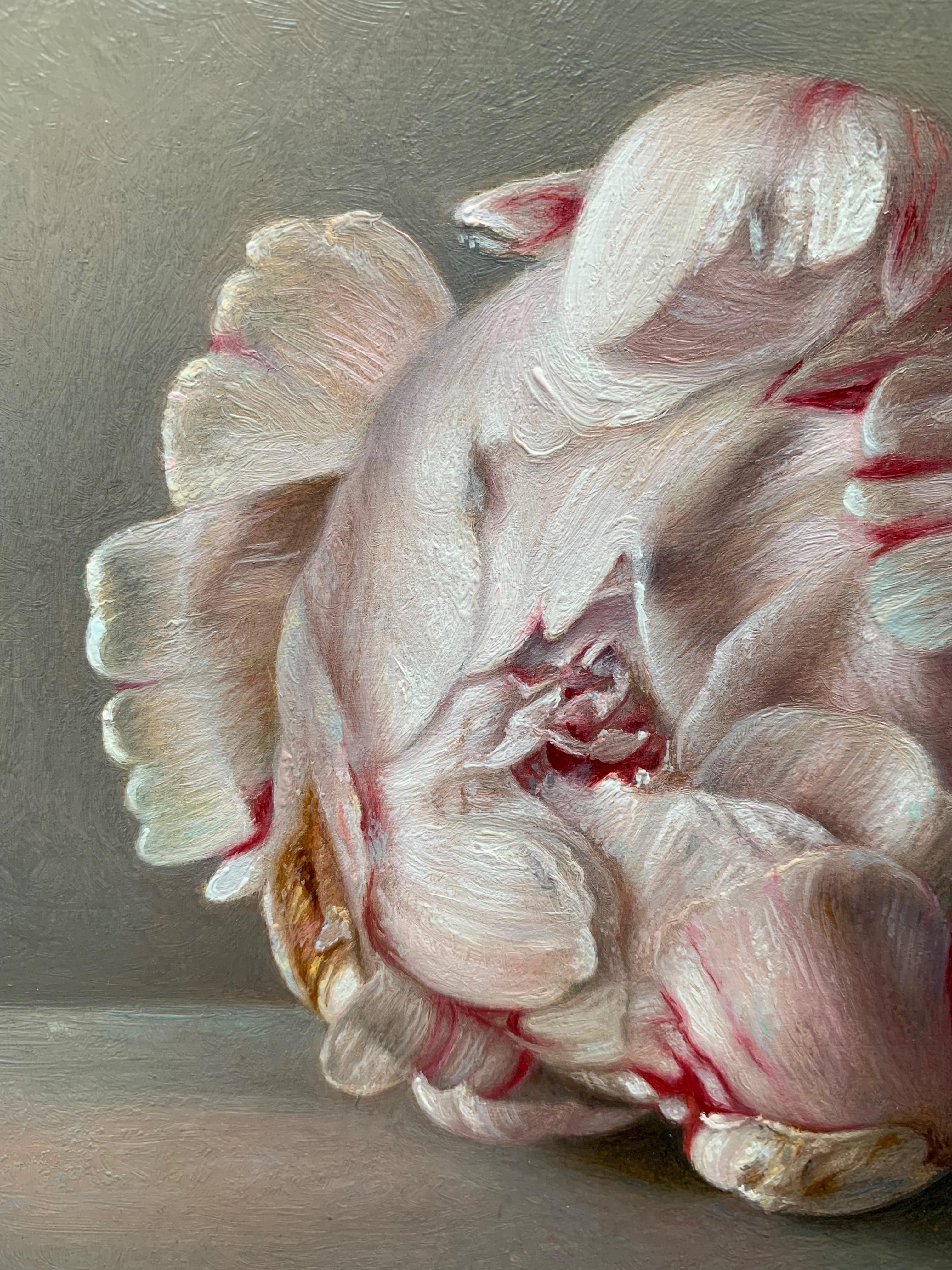 Bodegón contemporáneo rosa peonía tumbada sobre una piedra fina pintura al óleo - Painting Realista de Gianluca Corona