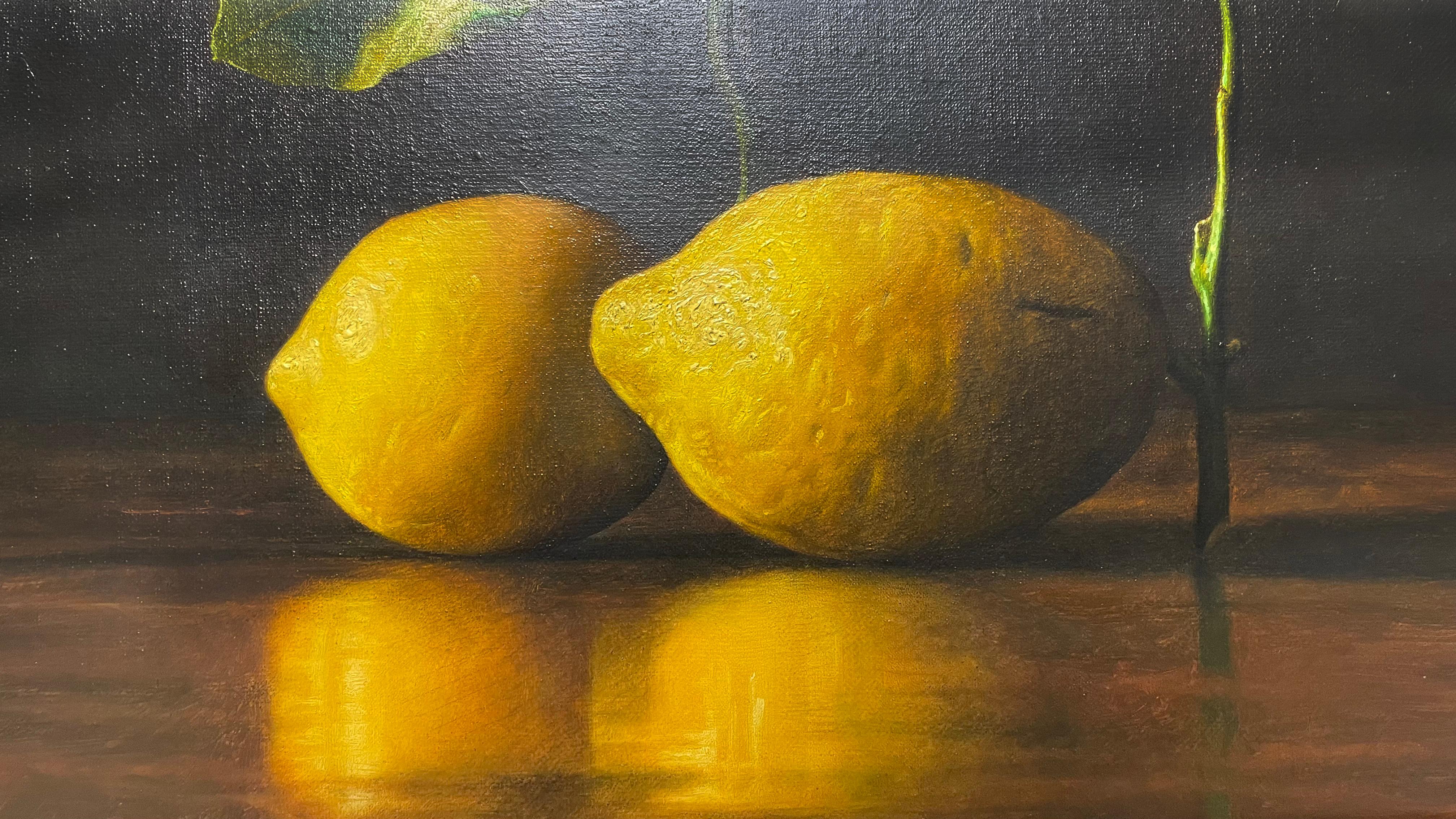 Nature morte classique et contemporaine aux citrons par un artiste italien  - Réalisme Painting par Gianluca Corona