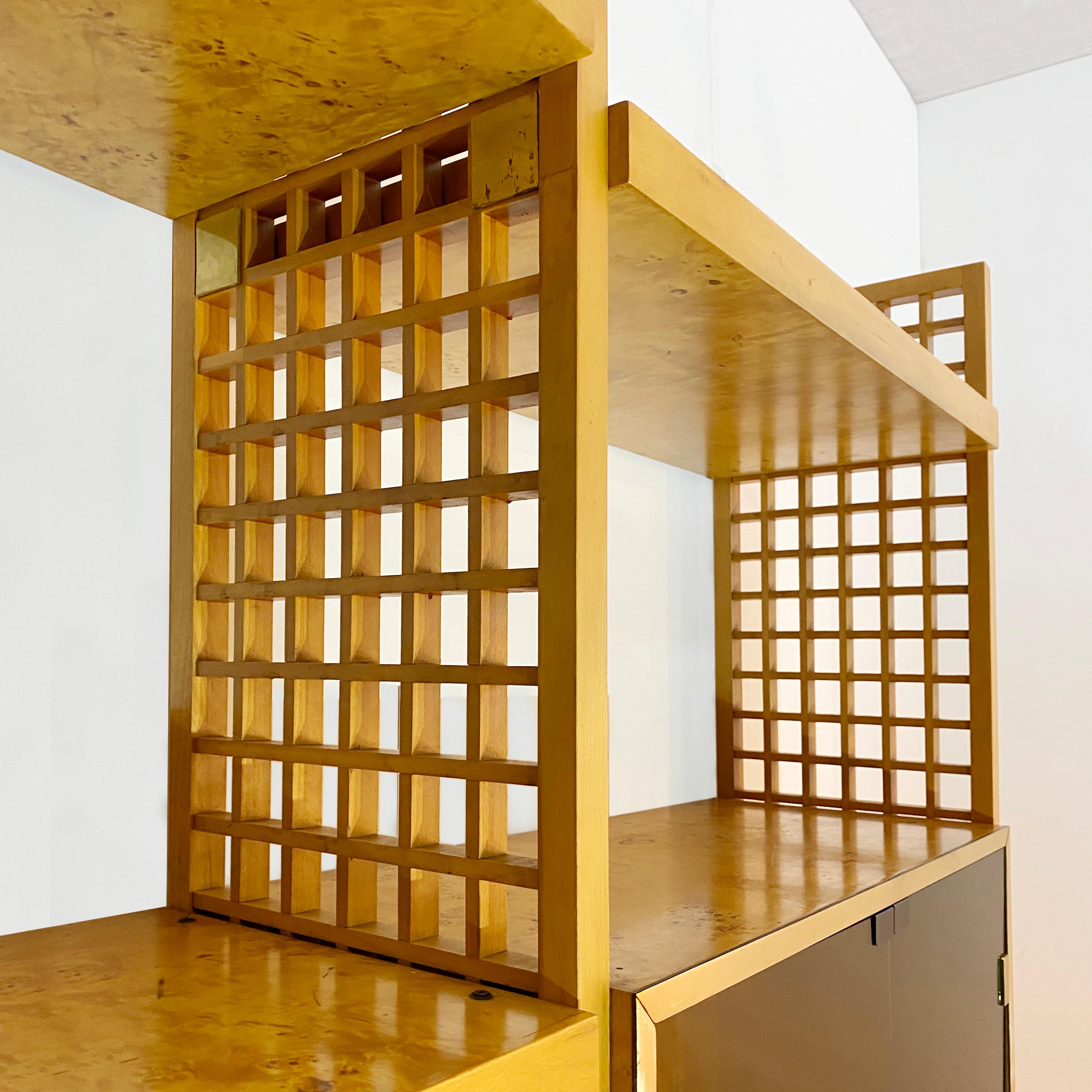 Gianluigi Gorgoni 1970 Latón Madera Burl Cristal Vitrina Librería Rizzo Chapado en oro en venta