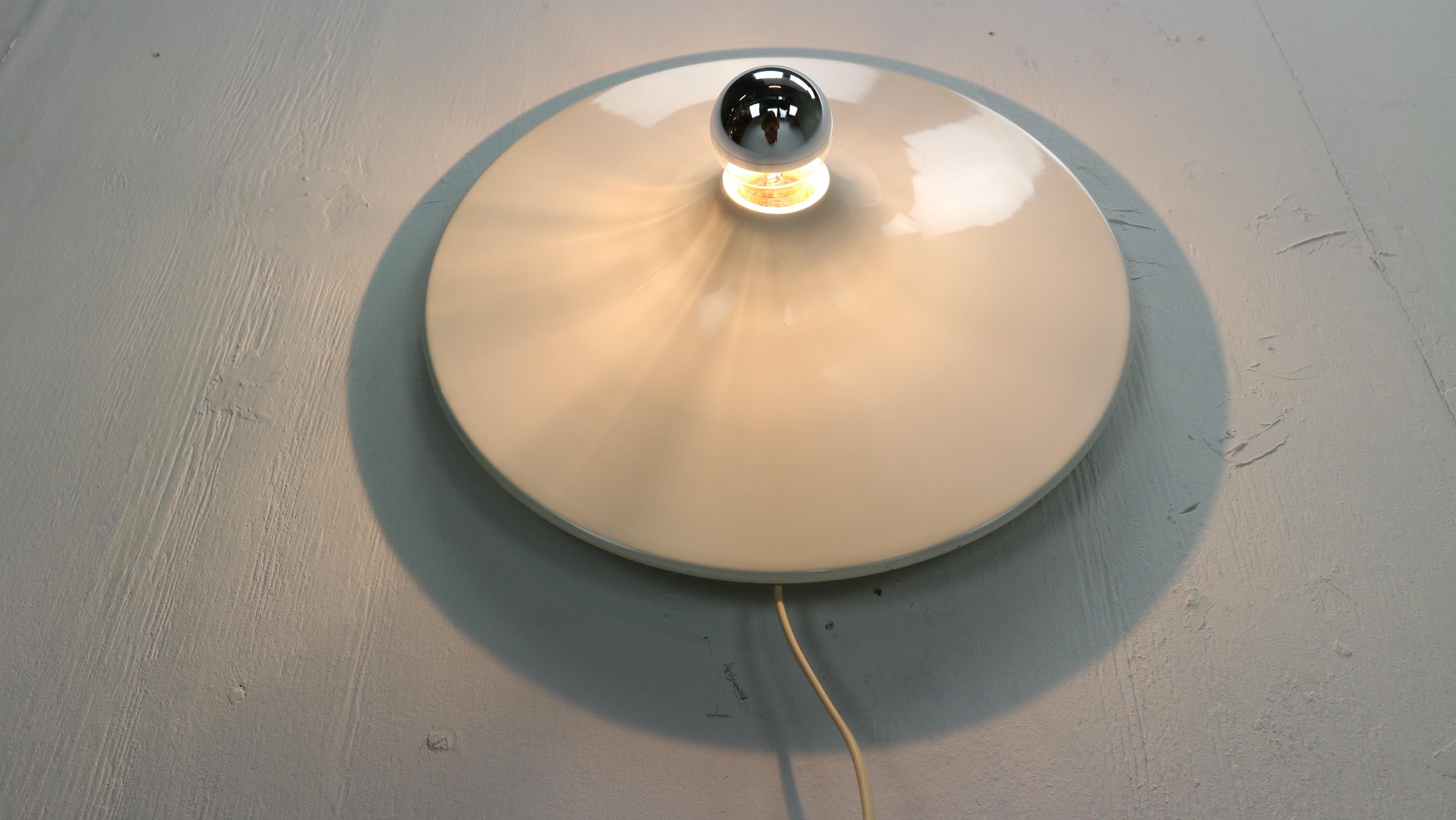 Gianluigi Gorgoni Model Disco Wall or Ceiling White Lamp for Stilnovo, 1970 In Good Condition In The Hague, NL