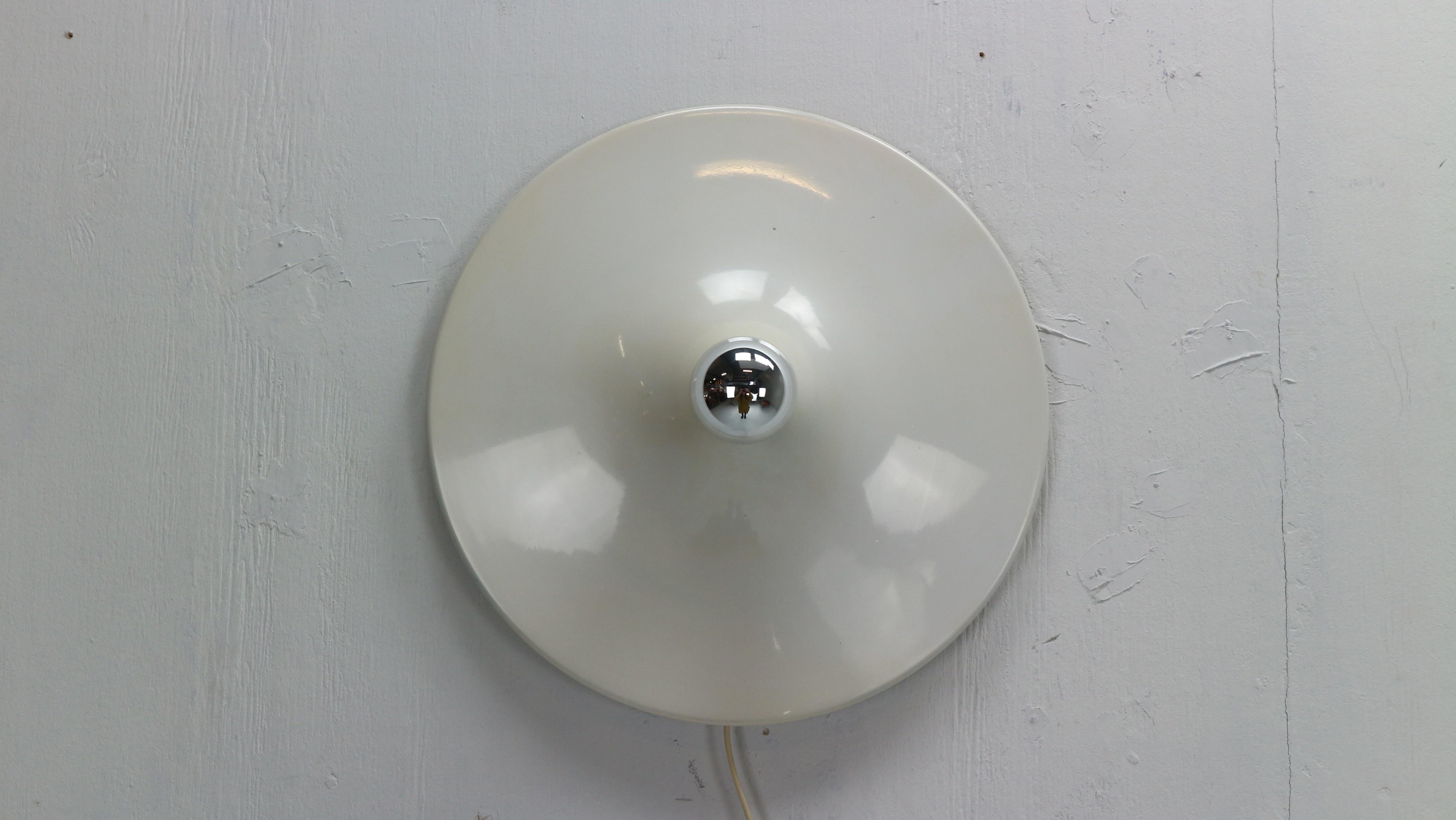 Late 20th Century Gianluigi Gorgoni Model Disco Wall or Ceiling White Lamp for Stilnovo, 1970