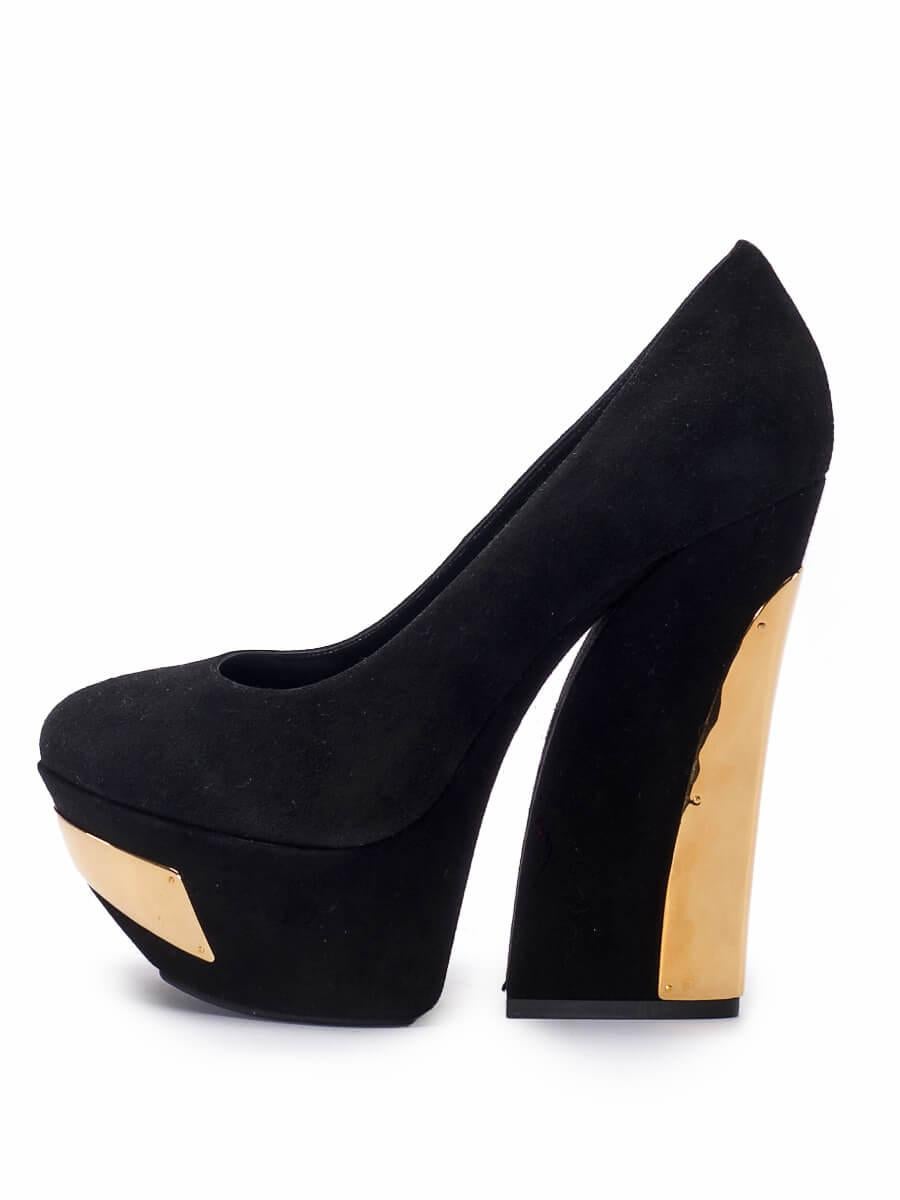 L'ÉTAT est bon. Une légère usure des talons est évidente. Légère usure de la plaque d'or extérieure où l'on peut voir des rayures et des éraflures sur cet article de revente d'occasion du designer Gianmarco Lorenzi.
 

 

 

 Détails
 

 

 Noir
 


