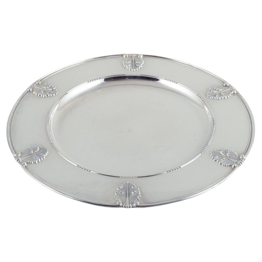 Gianmaria Buccellati, large and impressive charger plate in sterling silver.