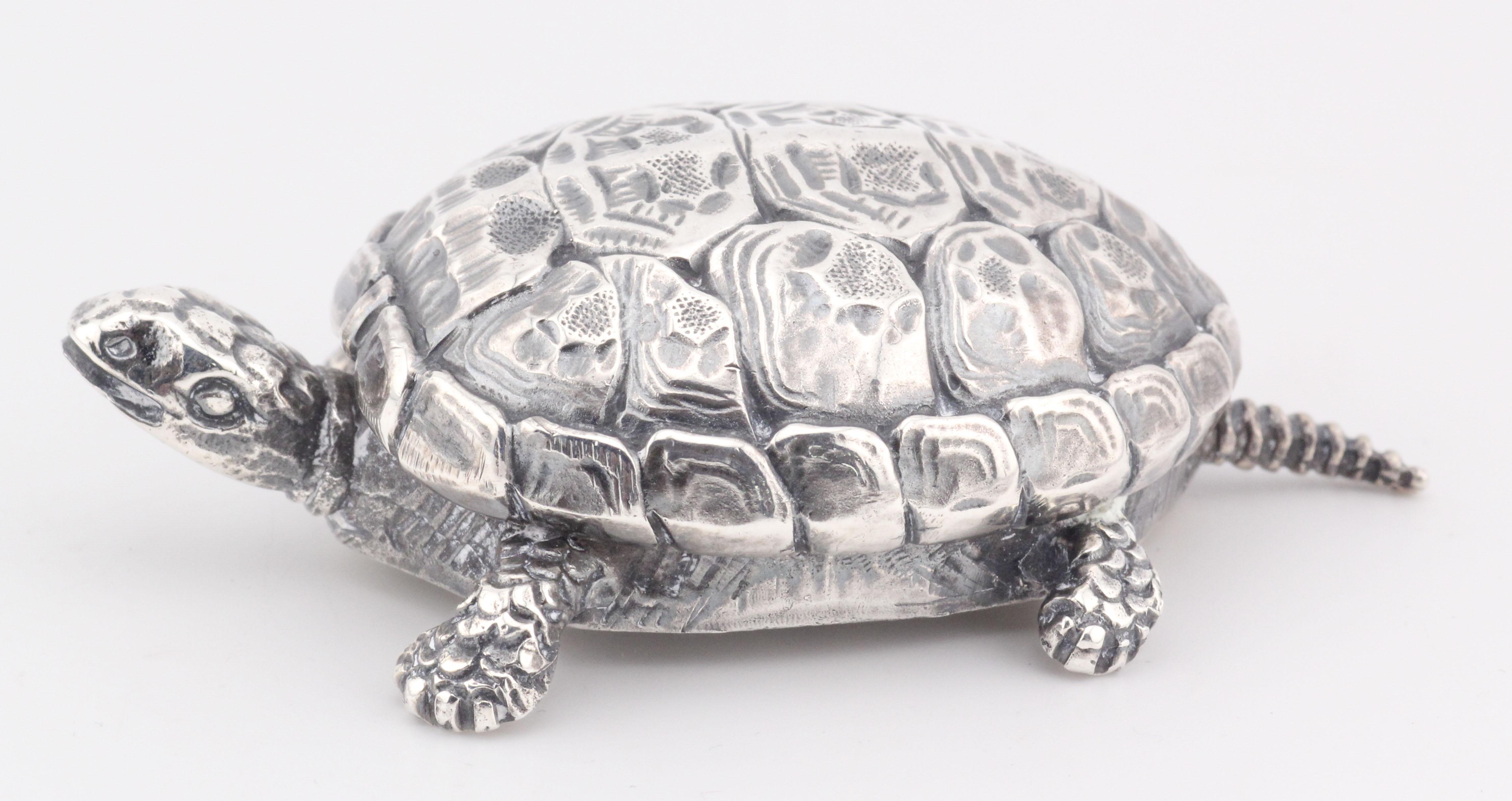 Women's or Men's Gianmaria Buccellati Rare Vintage Sterling Silver Turtle Trinket Pill Box For Sale