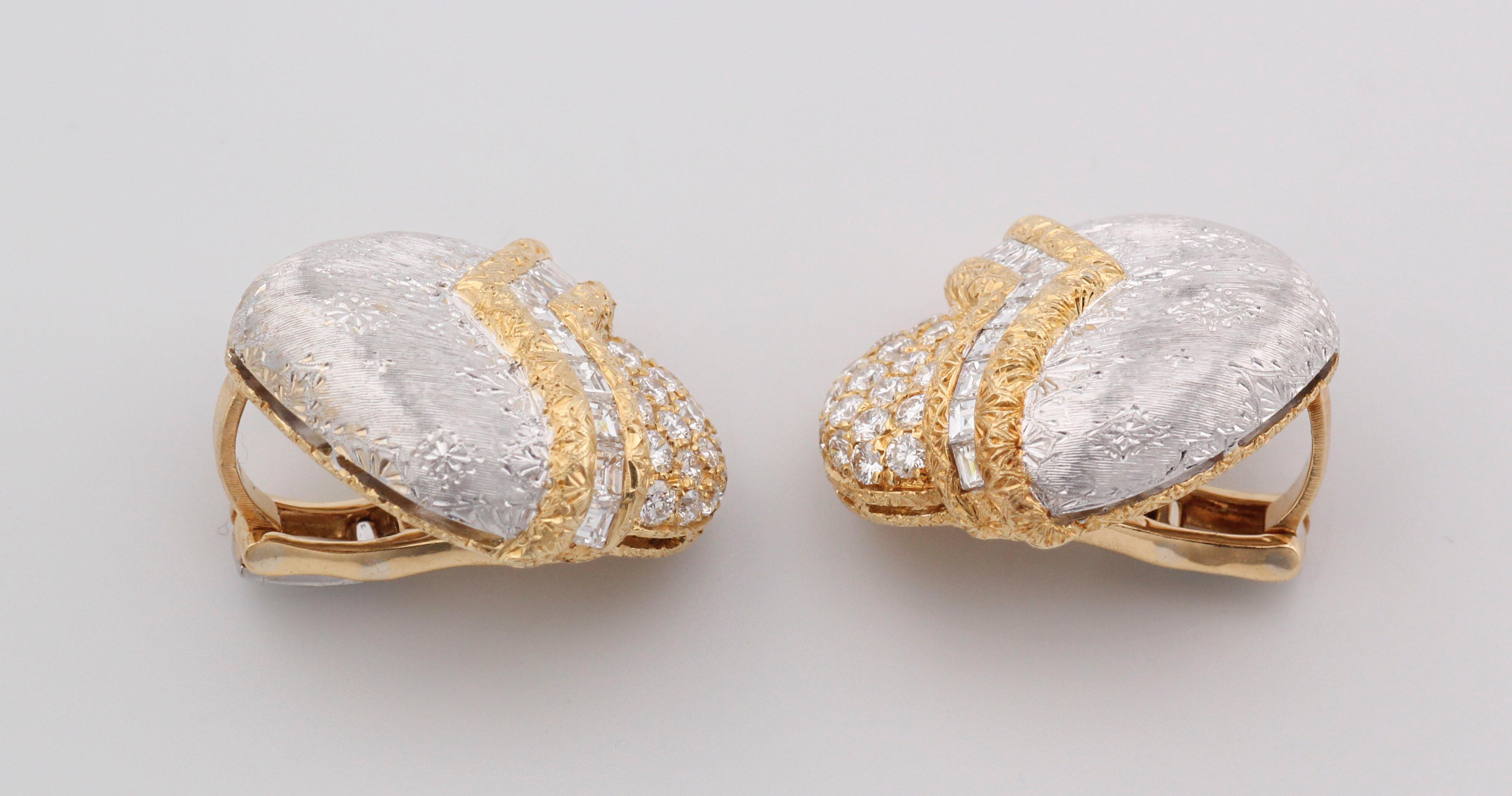 Gianmaria Buccellati Boucles d'oreilles or blanc et jaune 18k diamant carré rond Bon état - En vente à New York City, NY