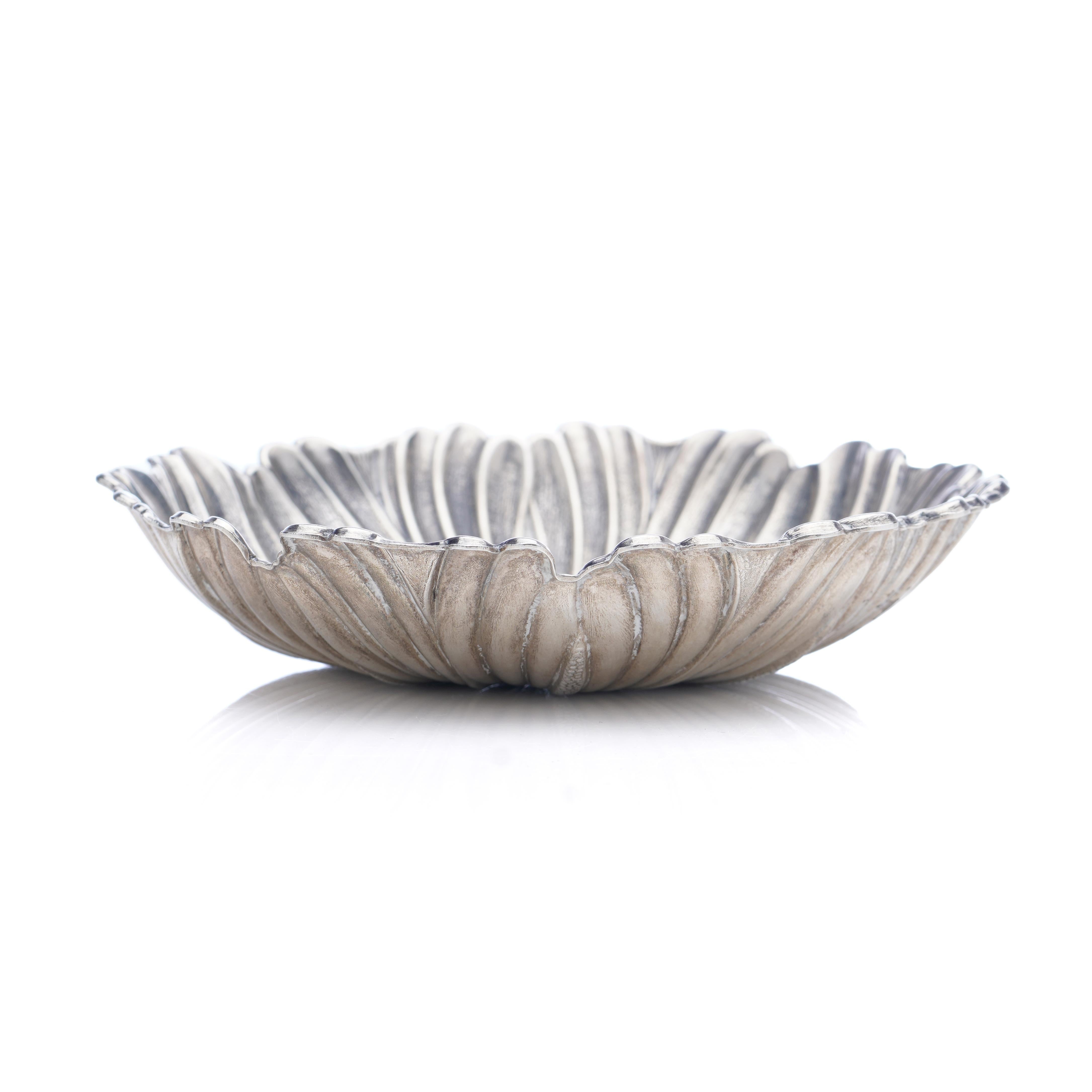 Gianmaria Buccellati Silver Lotus Flower Dish In Good Condition For Sale In Braintree, GB