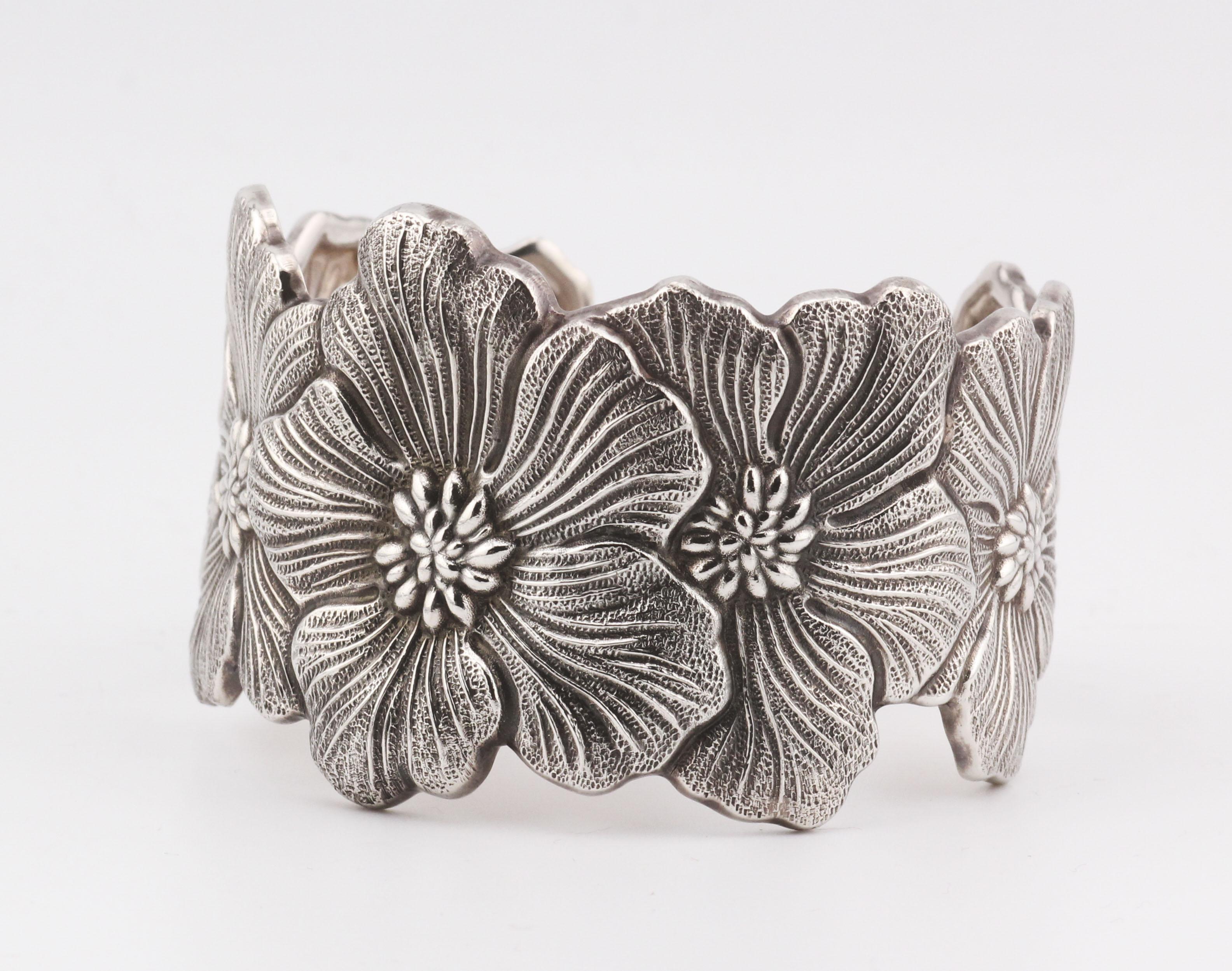 The Buccellati Sterling Silver Blossoms Gardenia Cuff Bracelet is a captivating piece that showcases the brand’s exquisite artistry and attention to detail. This bracelet is adorned with intricately crafted floral motifs, each petal and stamen