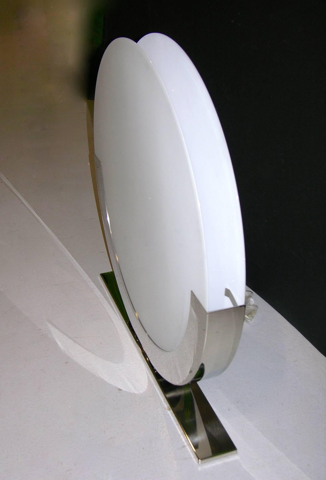 Glass Giannella Ventura Italian Art-Deco Design White Chrome Modern Round Table Lamp