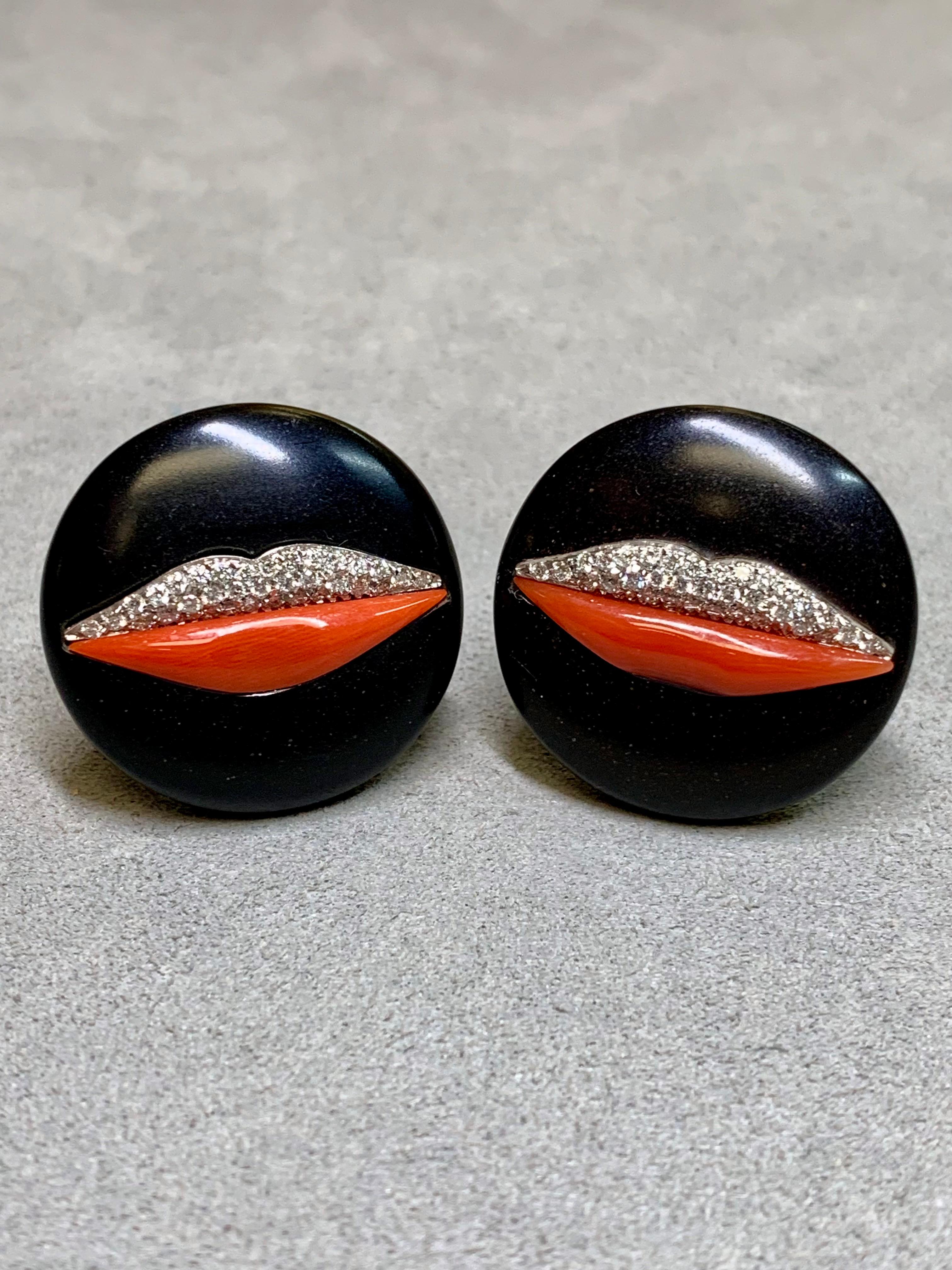 Gianni Bulgari Enigma 18K Diamond Jet Coral Lips Button Huggie Earrings In Excellent Condition For Sale In Winter Springs, FL