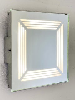 Gianni Celada per Fontana Arte Specchio quadrato, lampada da parete retroilluminata, anni '70 A Space Age