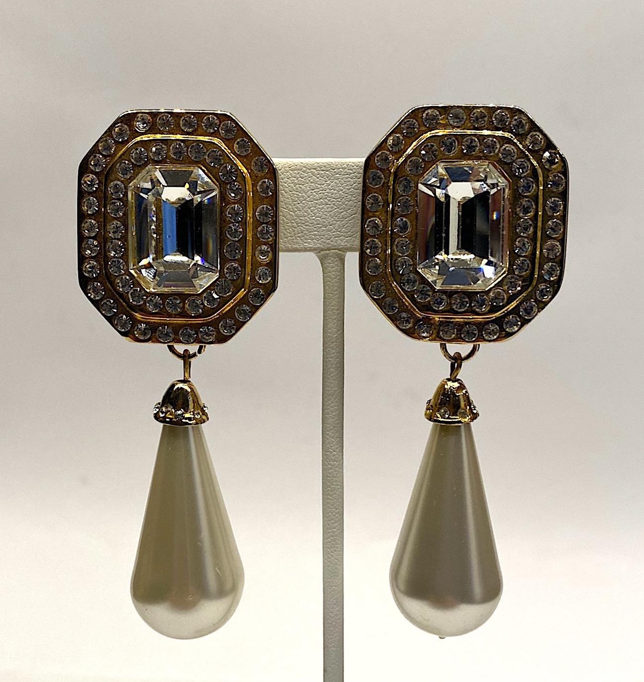 Gianni De Liguoro 1980s Pearl Pendant  & Rhinestone Earrings In Good Condition In New York, NY