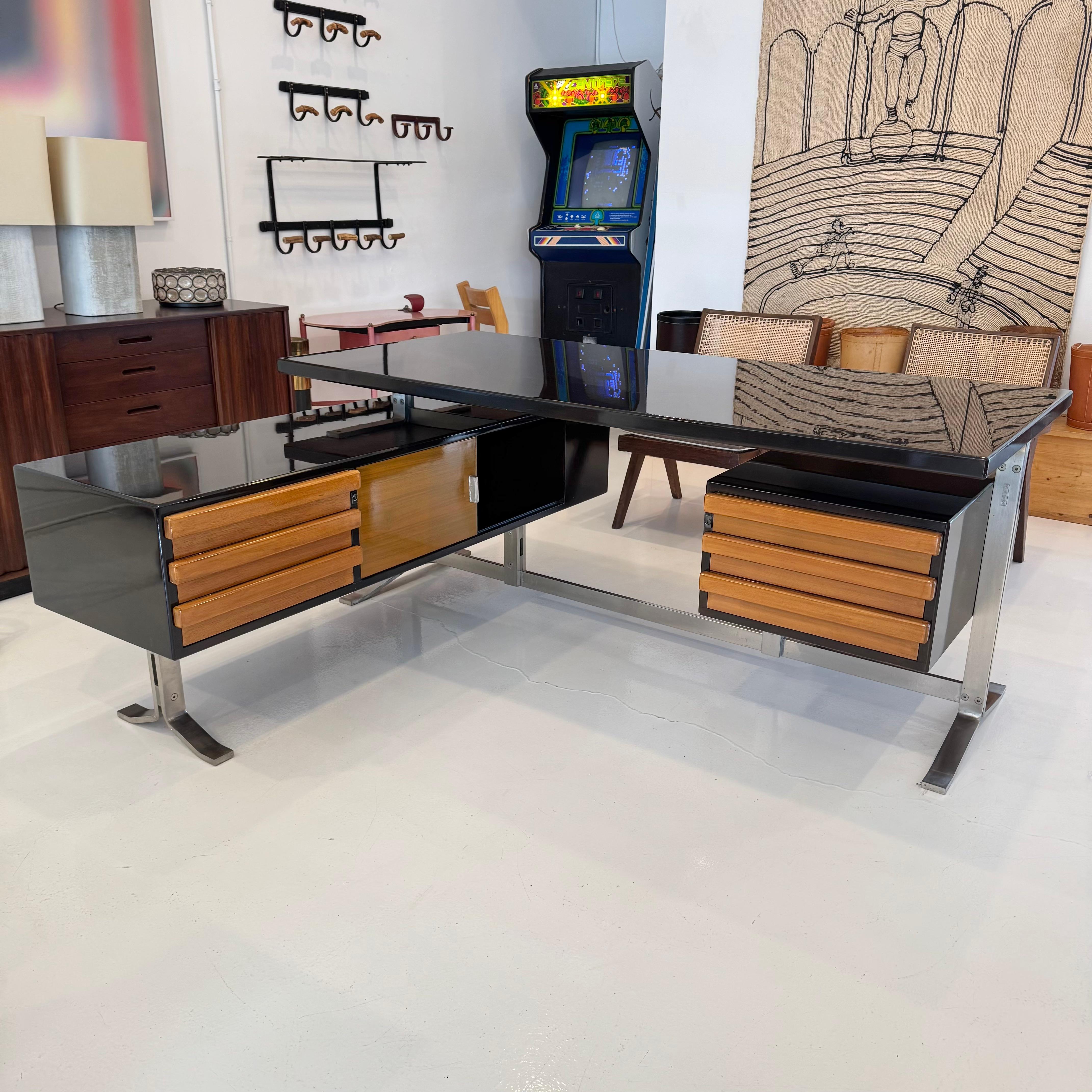 Late 20th Century Gianni Moscatelli Desk for Formanova, 1979 Italy For Sale