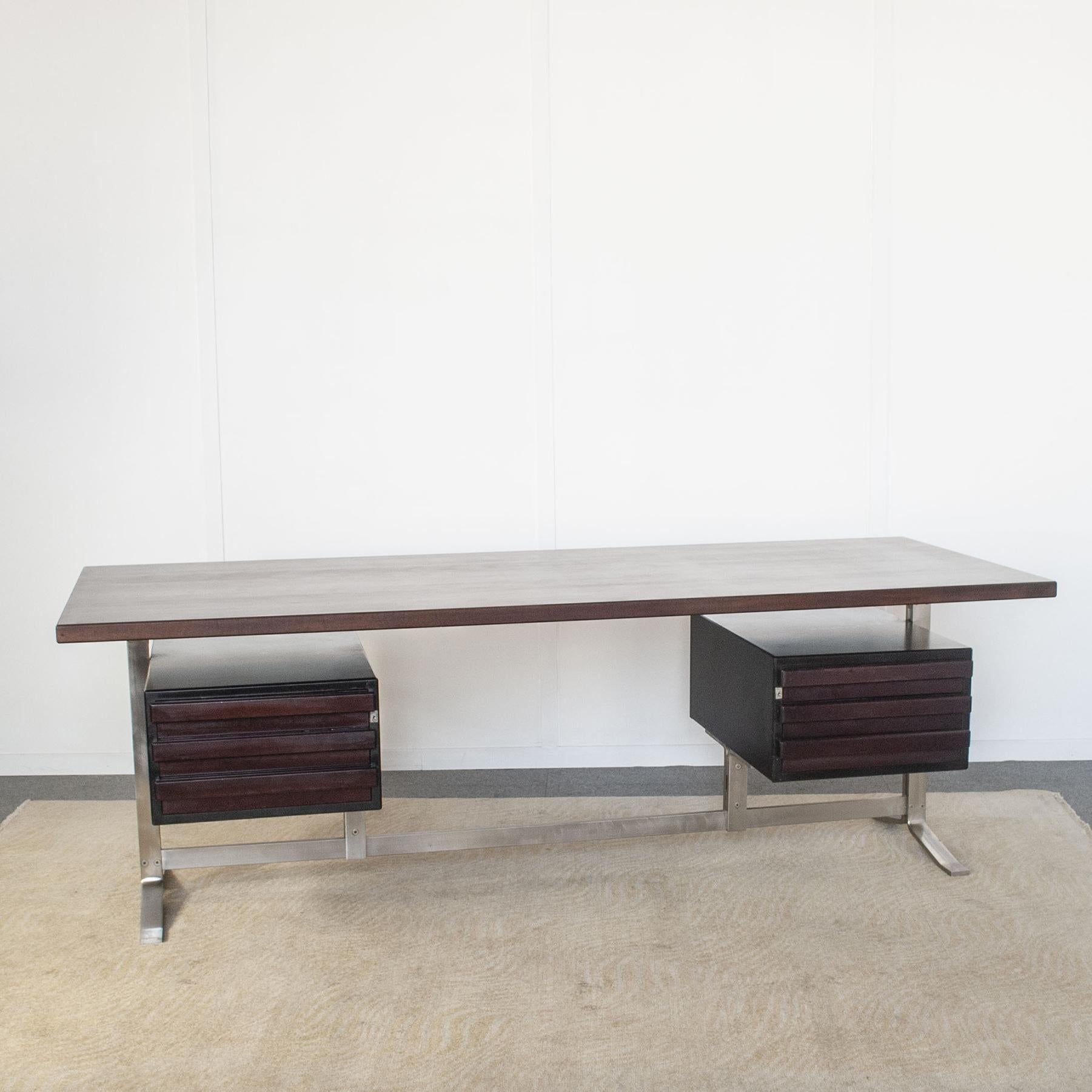 Mid-Century Modern Gianni Moscatelli desk for Formanova 70’s. For Sale