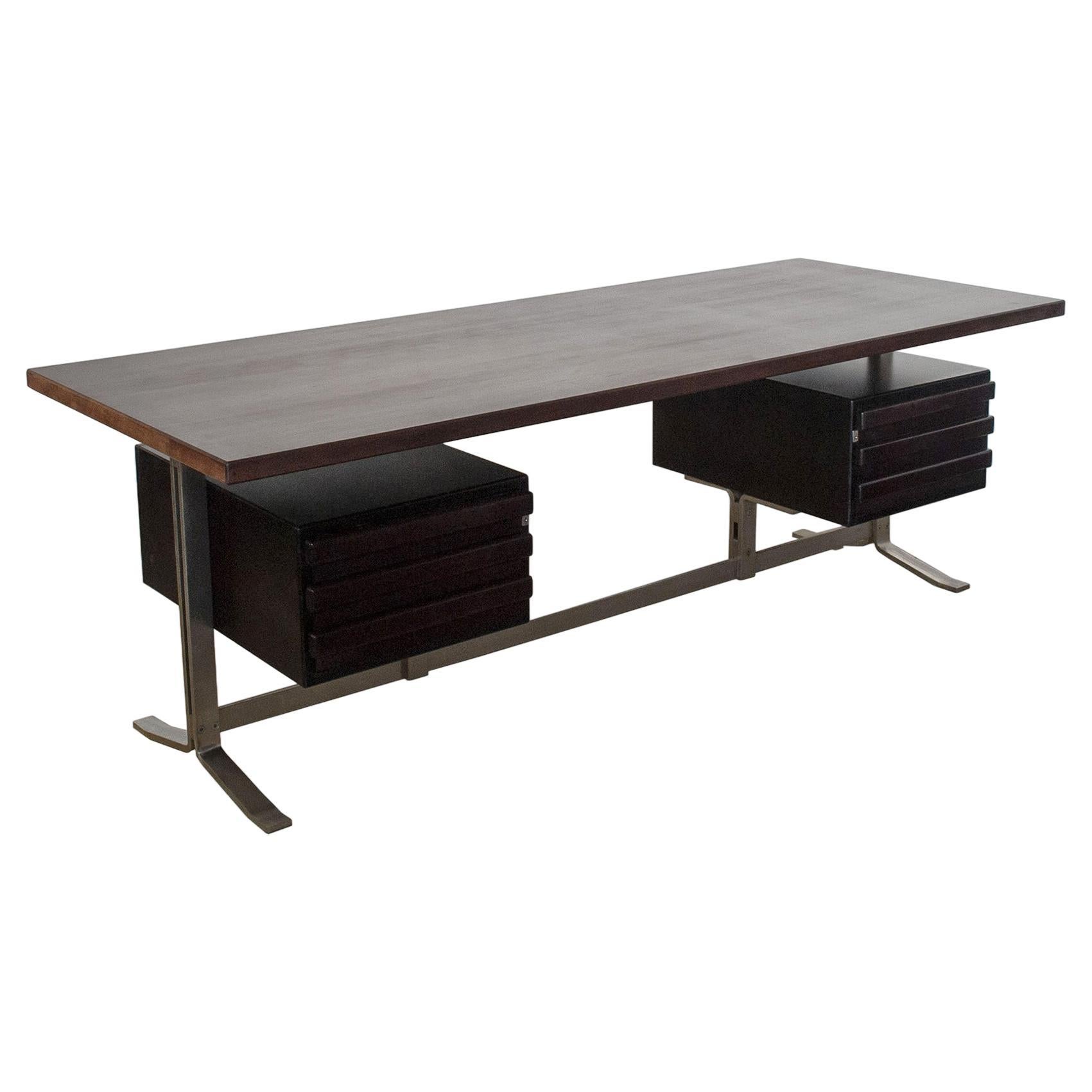 Gianni Moscatelli desk for Formanova 70’s. For Sale